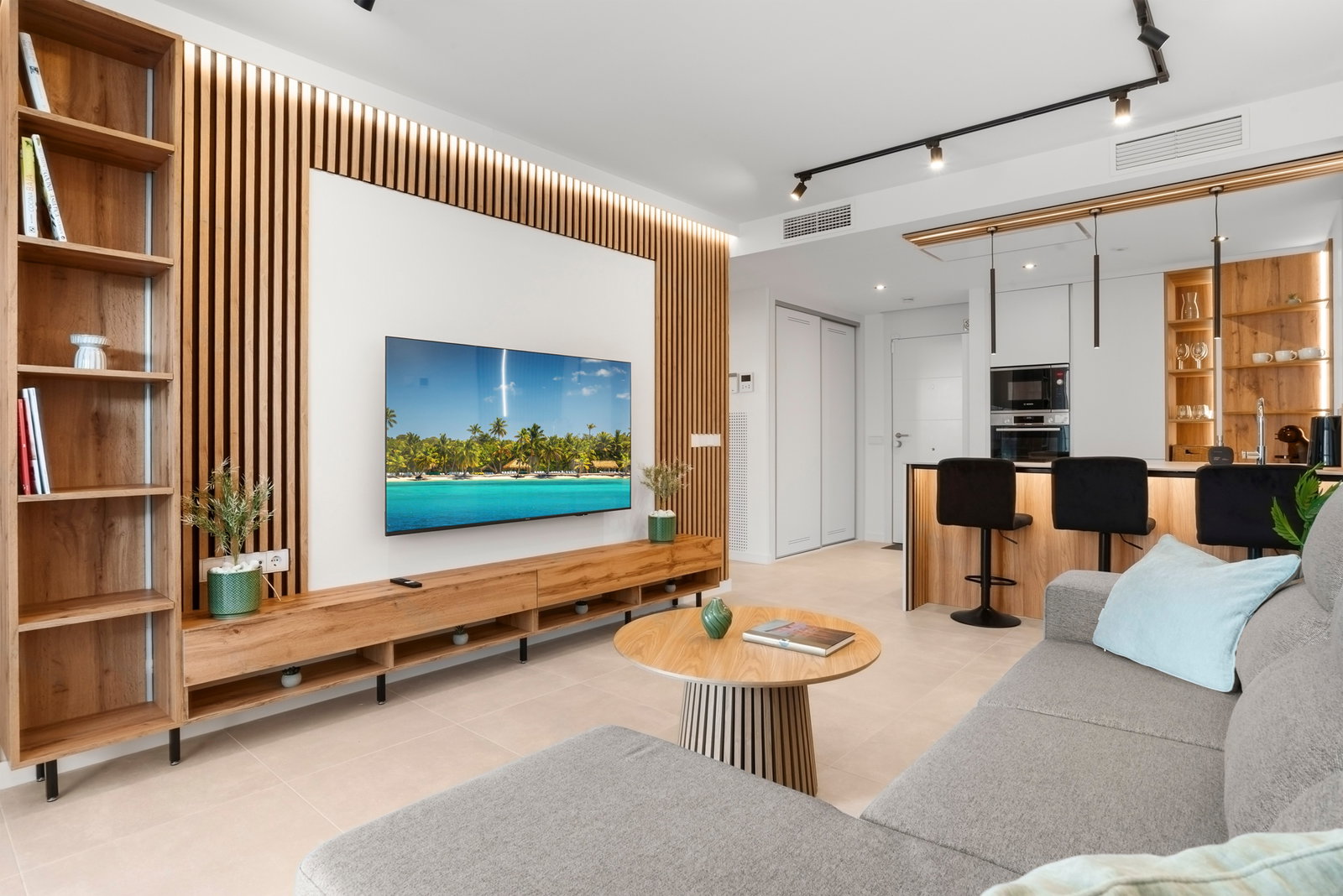 Brand-new apartment in the newly completed Nova Marina residence