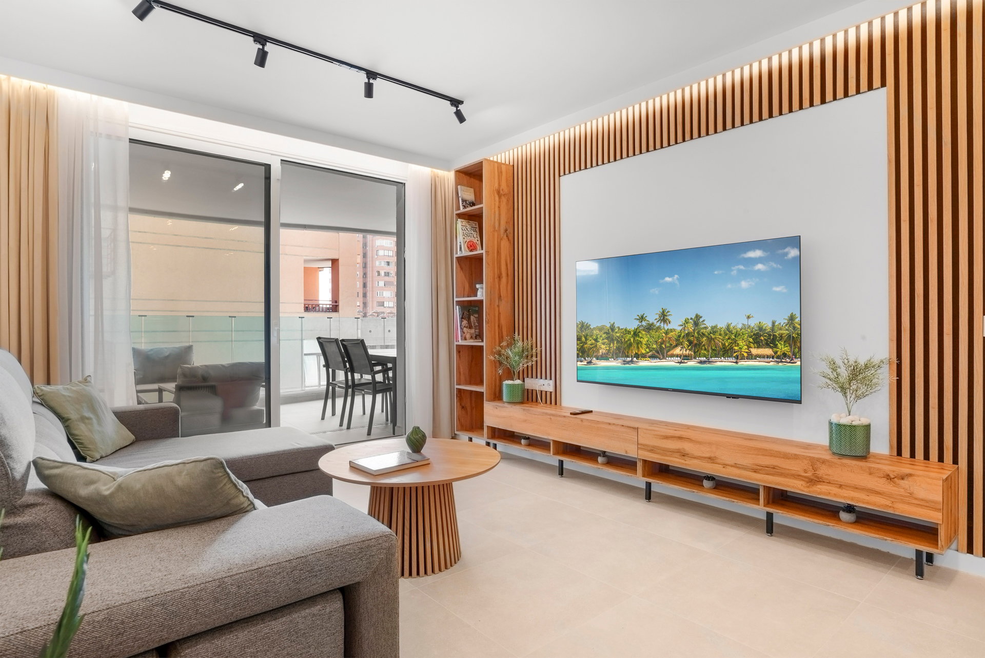 Brand-new apartment in the newly completed Nova Marina residence