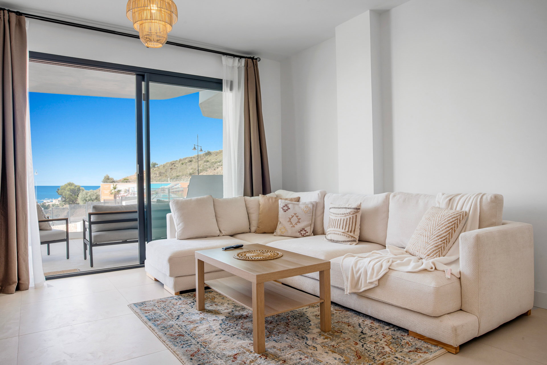Moderno Apto de 3 Hab en Higuerón con Vistas al Mar