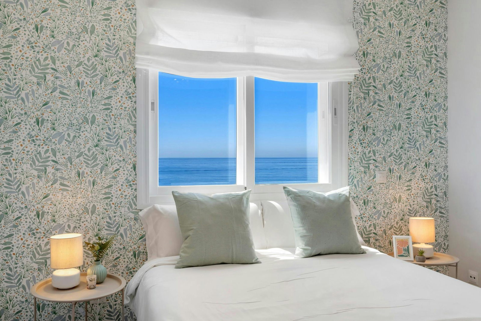 Encantador apartamento en primera línea de mar en Estepona
