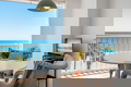 Encantador apartamento en primera línea de mar en Estepona