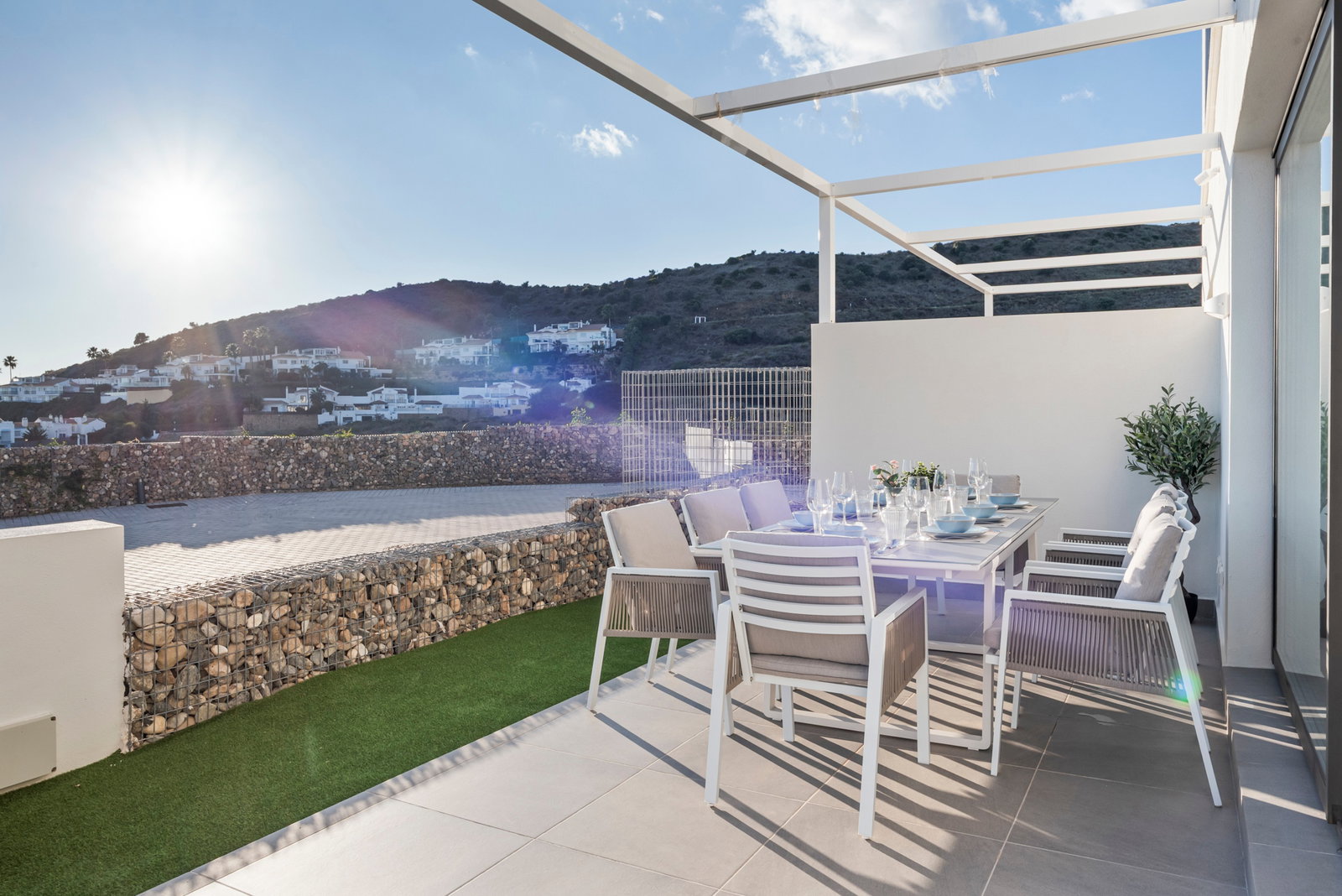 Casa moderna de 4 dormitorios con vistas al mar