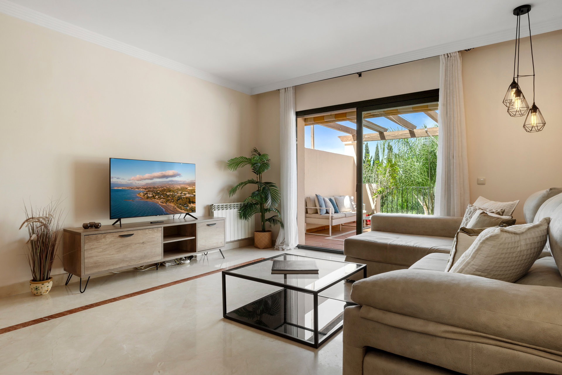 Luxury Escape Between Golf, Sun & Nature | Marbella