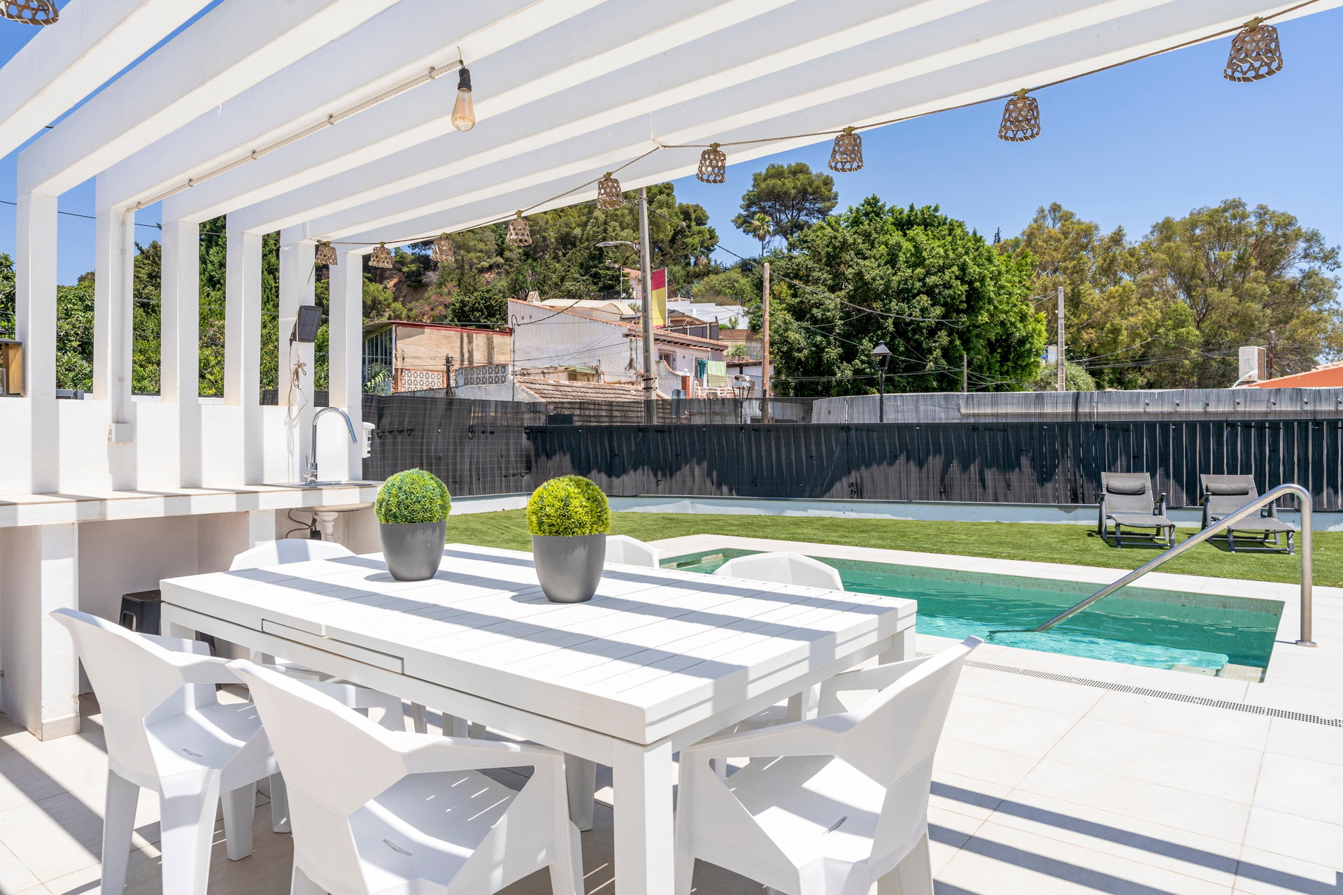 🌴 Disfruta del sol y la tranquilidad en tu propio oasis privado
