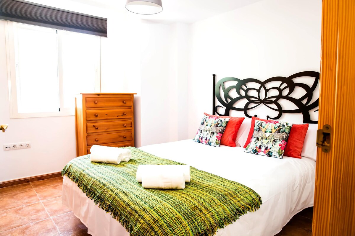 Bedroom 1 image 1