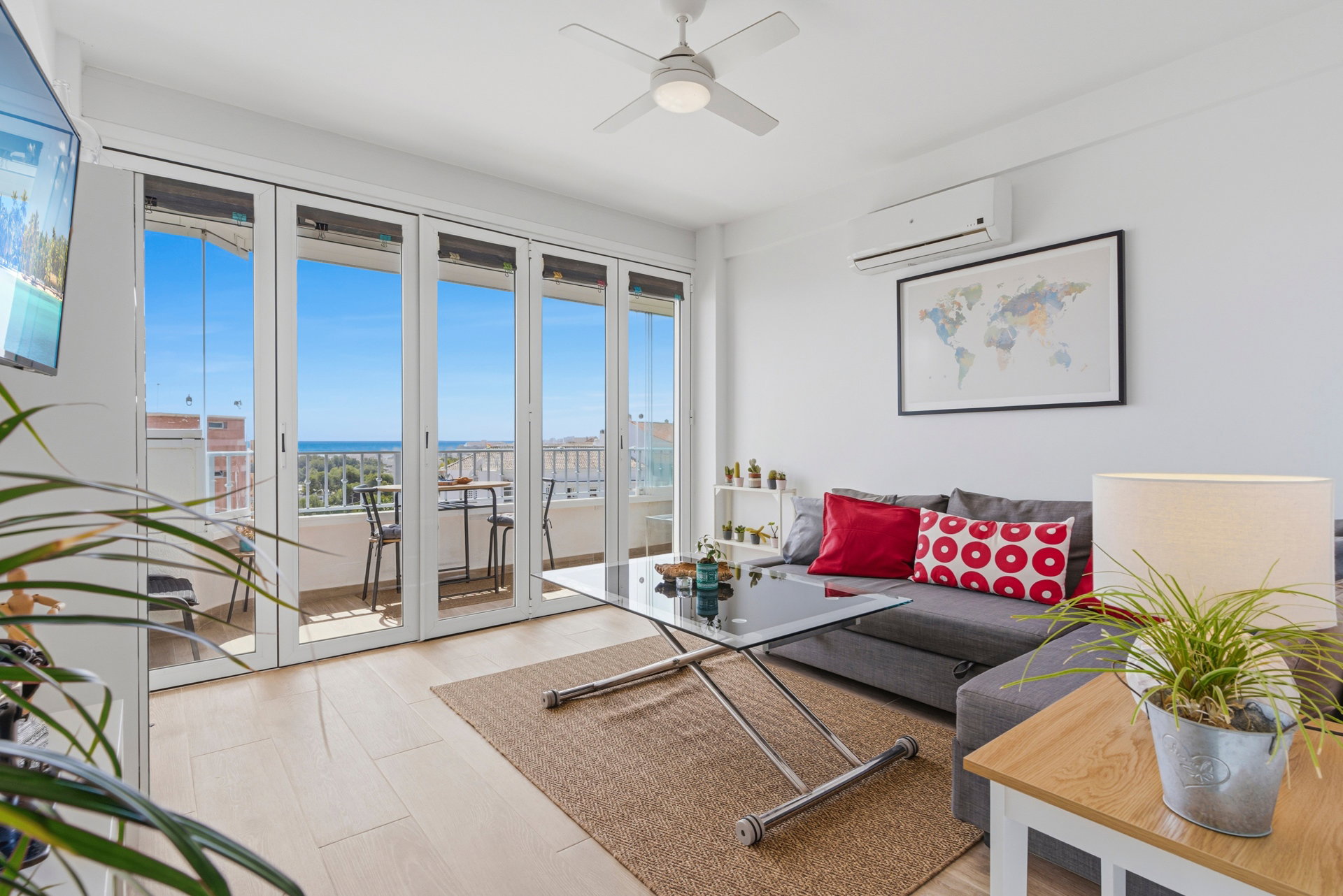 Bright, comfortable, modern apartment with spectacular sea views Torremolinos