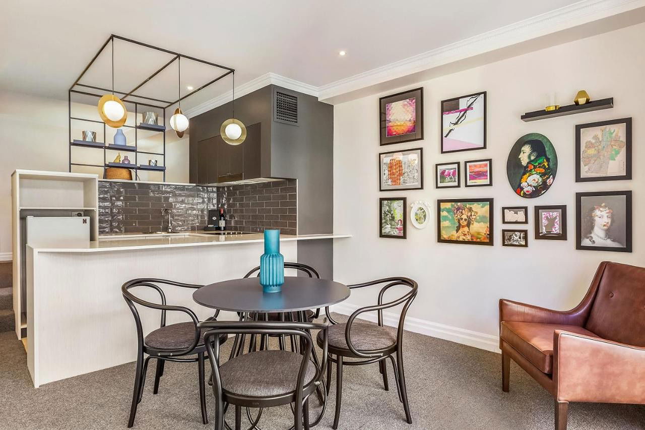 Parisian Elegance Apartment – Paris, France