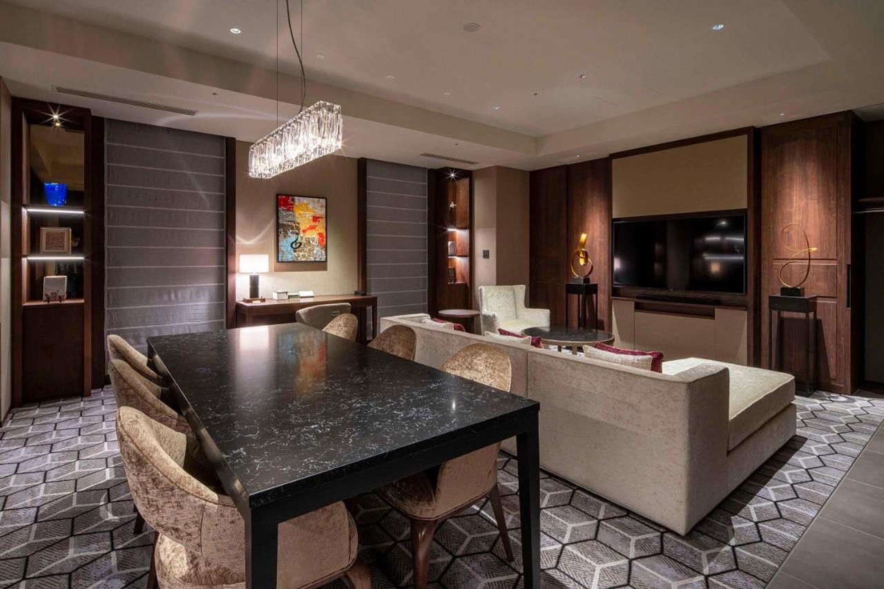 Parisian Elegance Apartment – Paris, France