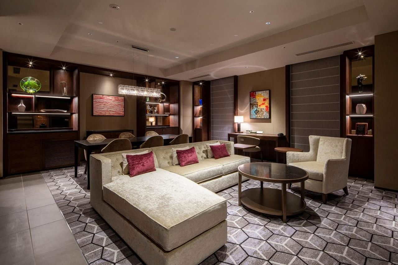 Parisian Elegance Apartment – Paris, France