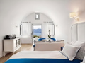 Santorini Sunset Villa: Charming Escape w/ Views