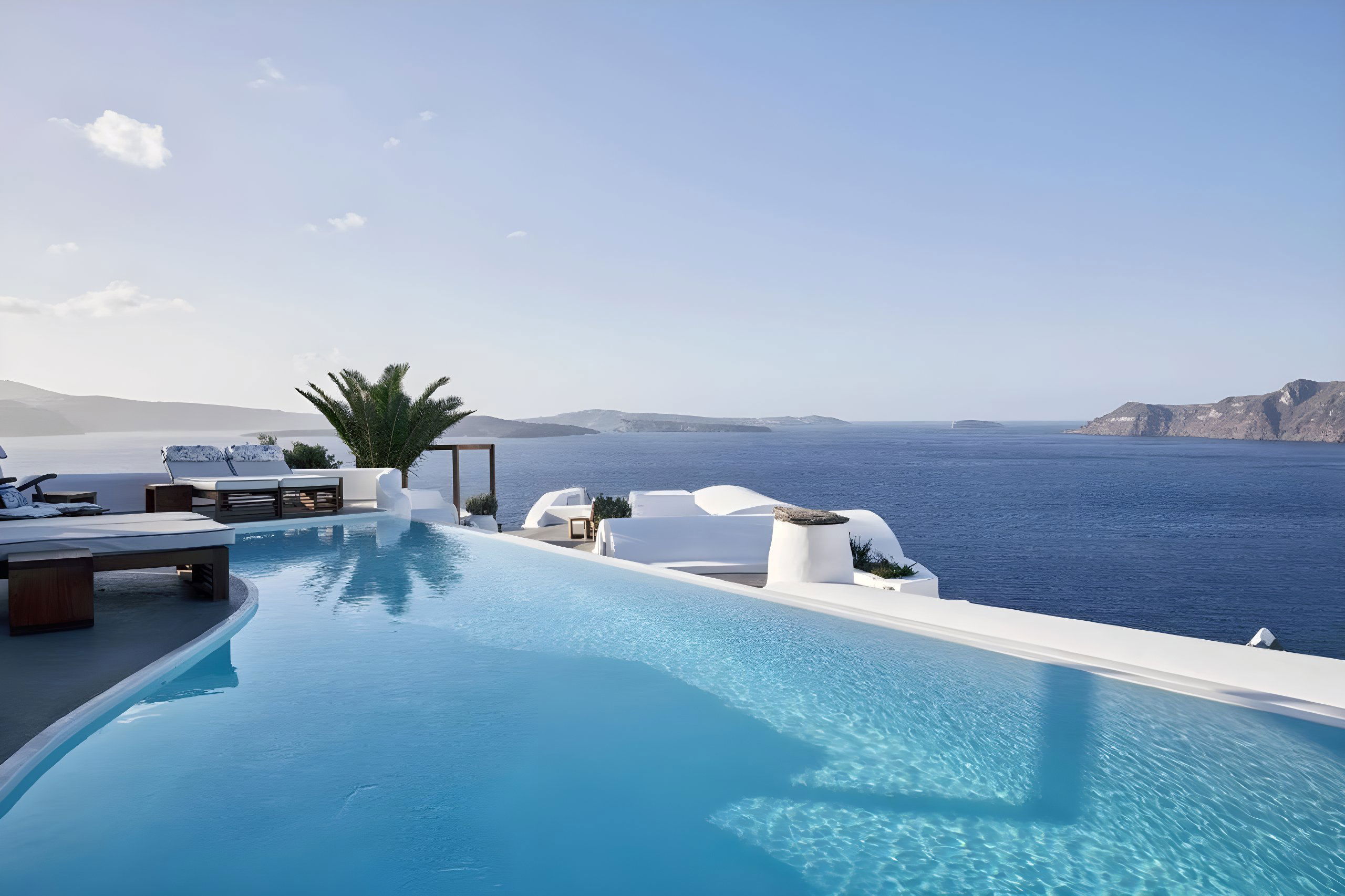 Santorini Sunset Villa: Charming Escape w/ Views