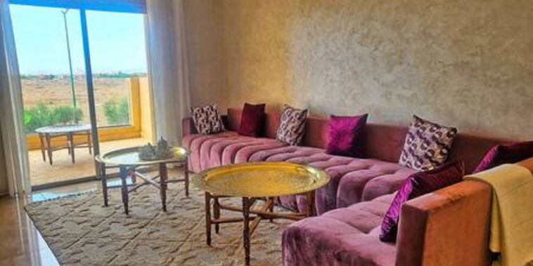 Modern spacious apartment. Pool & terrace with clear view. Ideal location