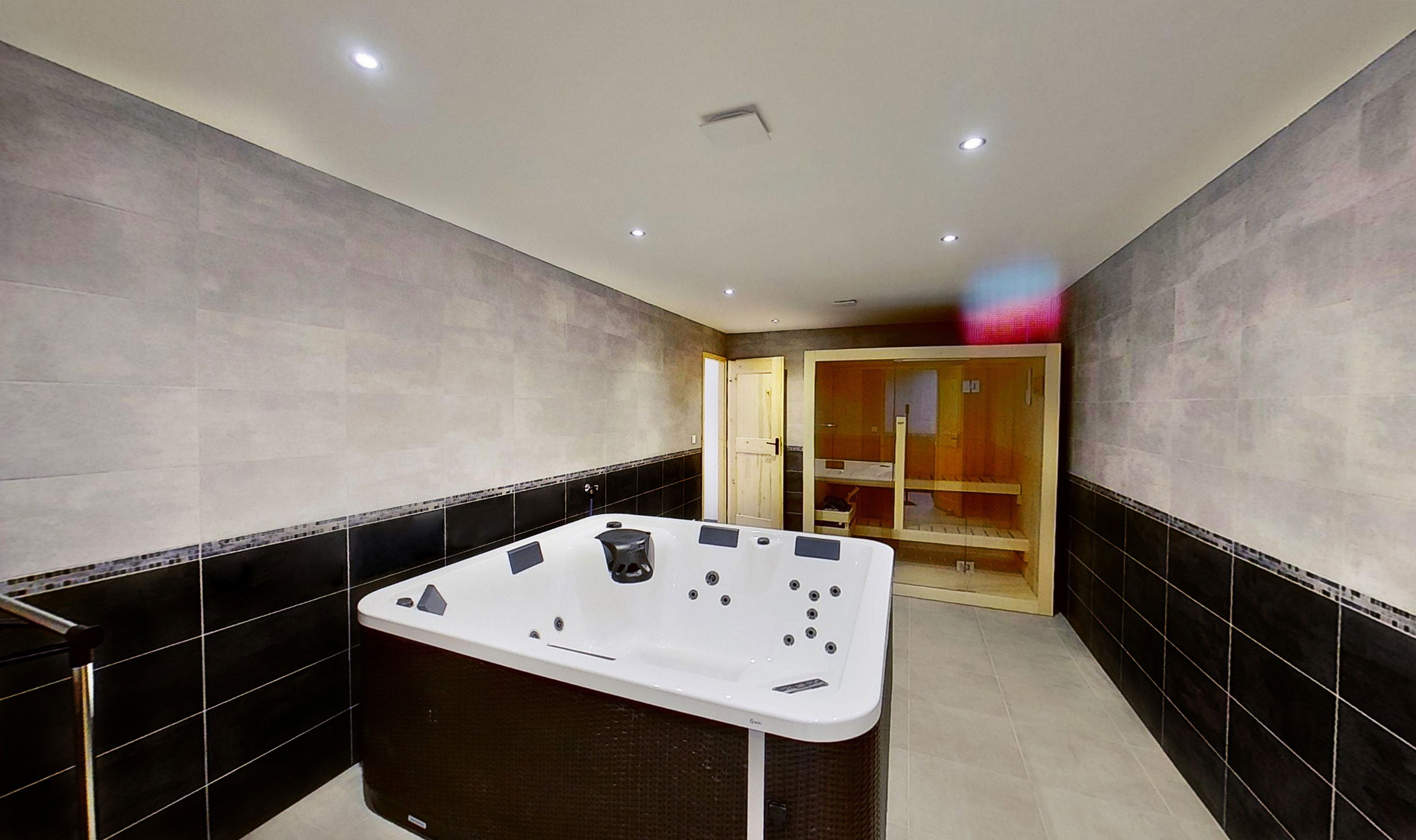 CASA-Grand Laus: Familieduplex, sauna & jacuzzi