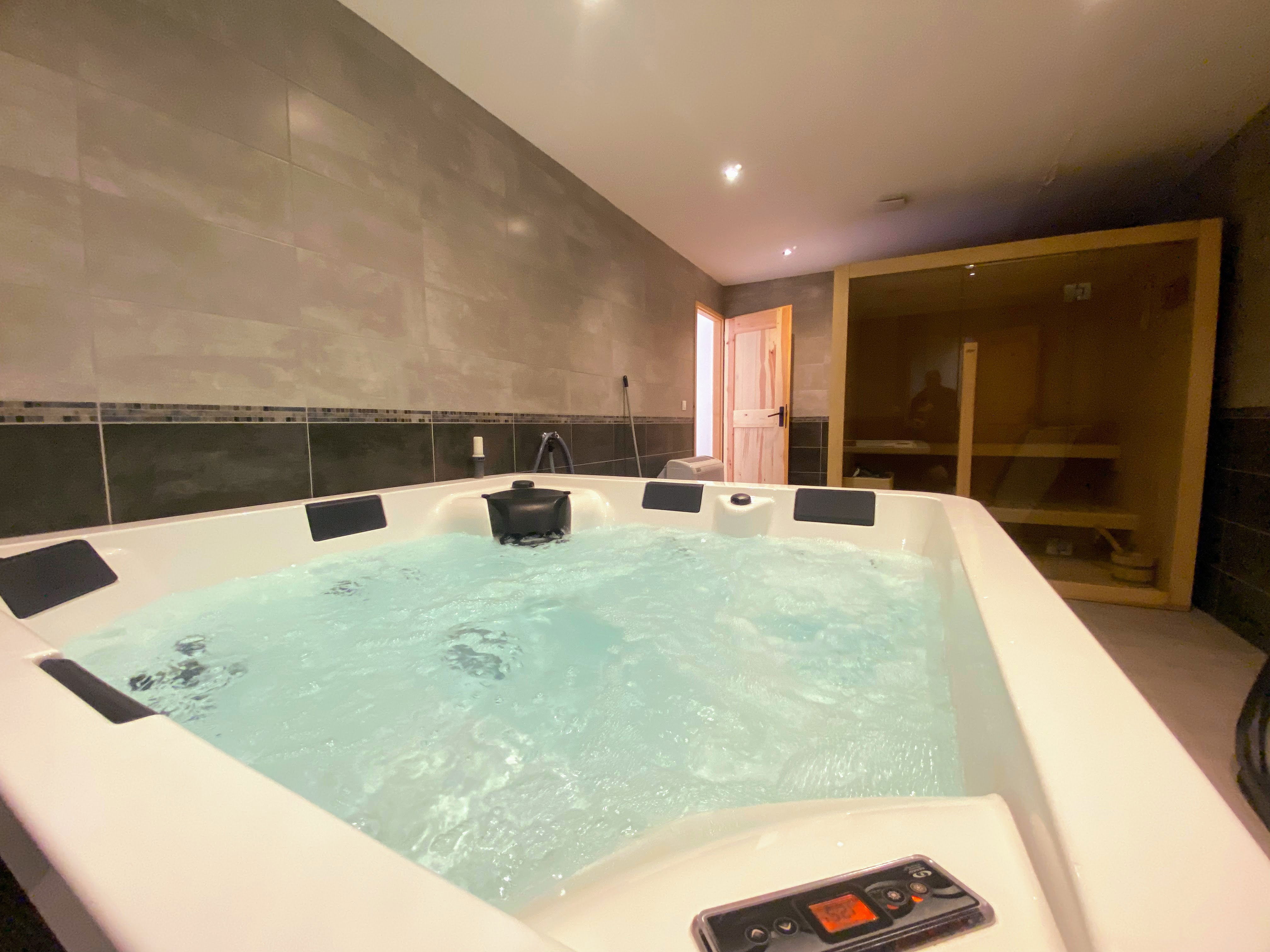 CASA-Grand Laus super family duplex sauna jacuzzi