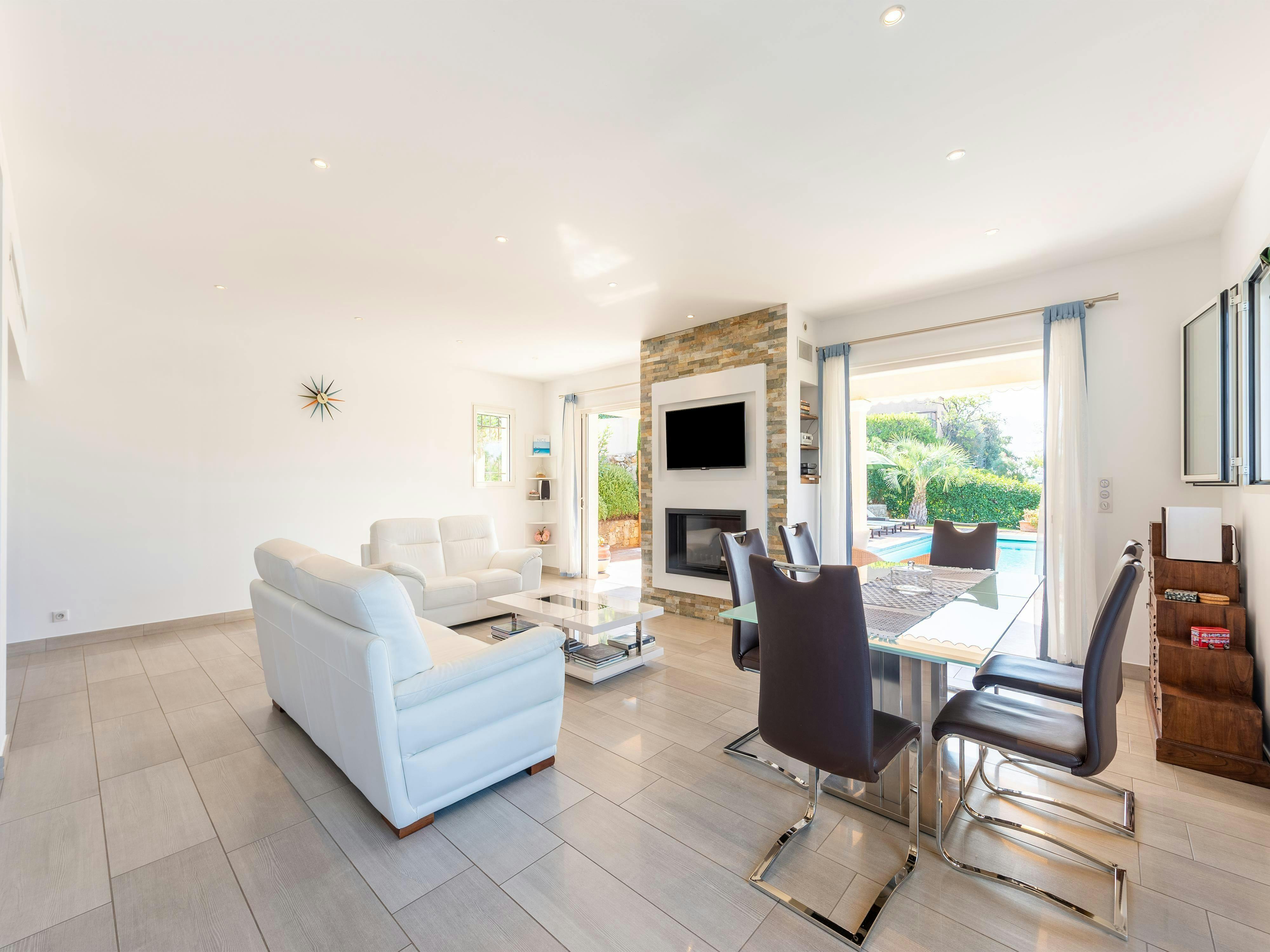 CASA-Mathilda luxurious villa private pool aircon