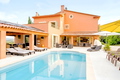 Casa-Manon Large Provençal Bastide wth Heated Pool