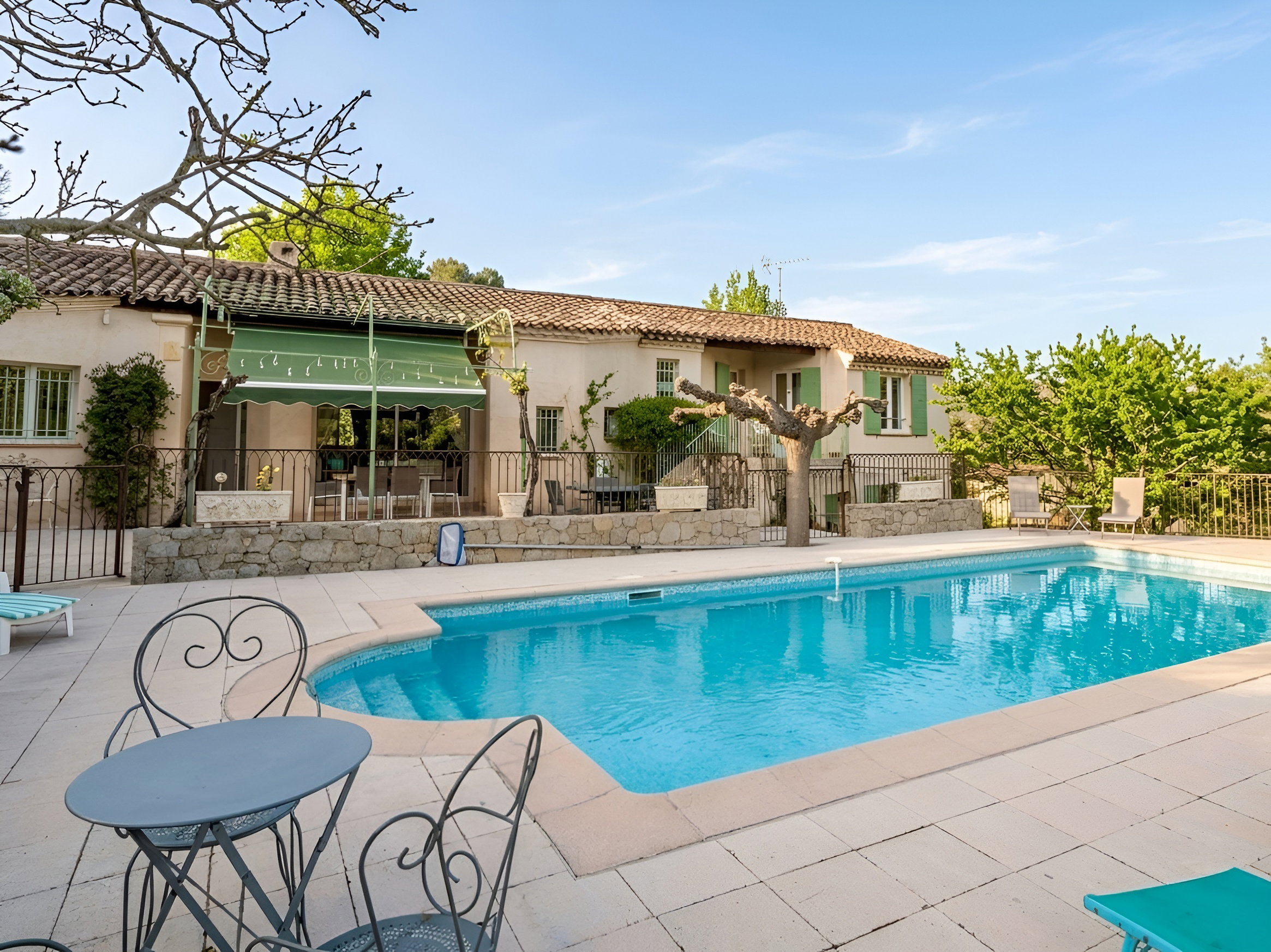 CASA-Catherine jolie villa piscine et grand jardin