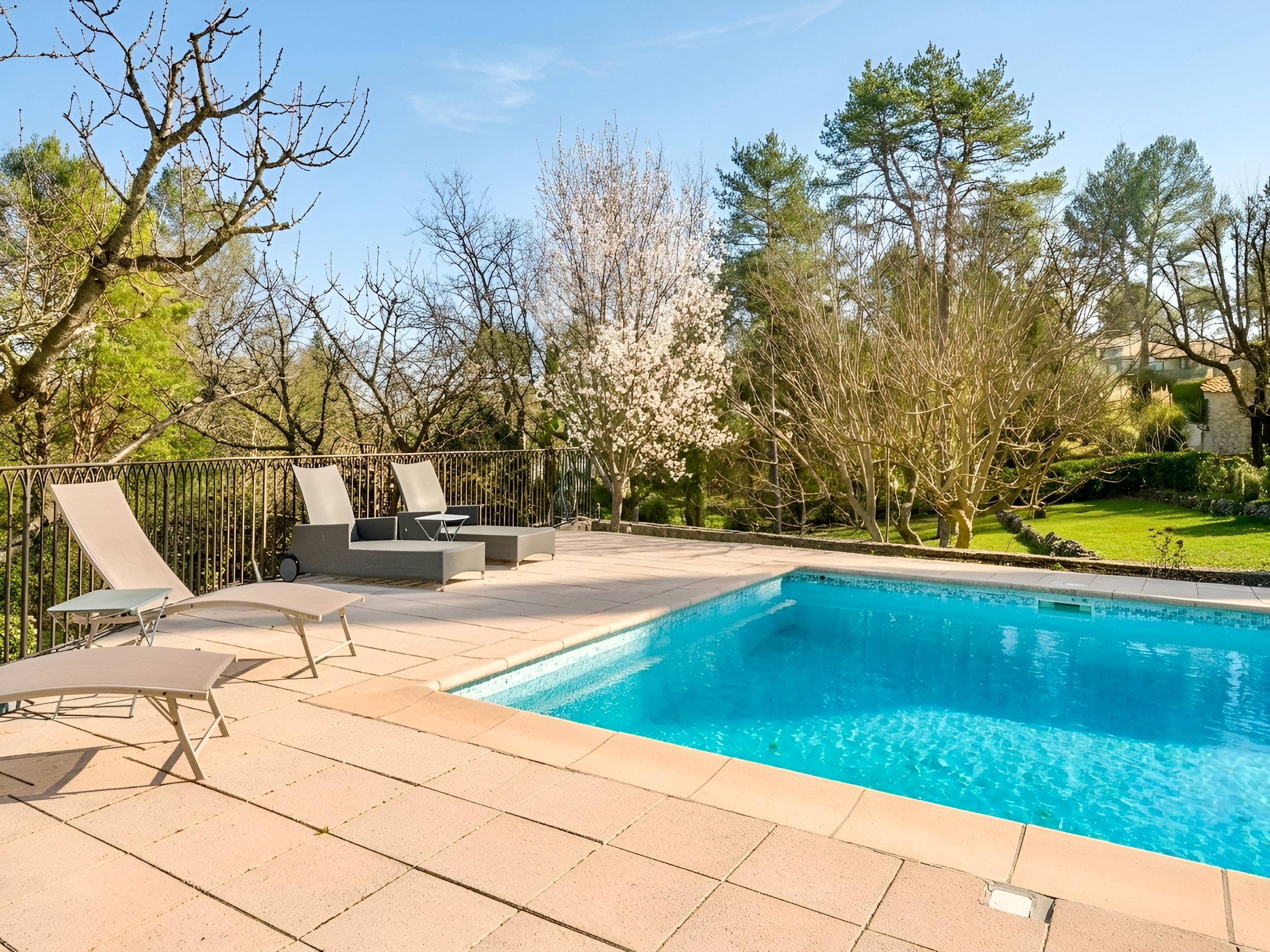 CASA-Catherine jolie villa piscine et grand jardin