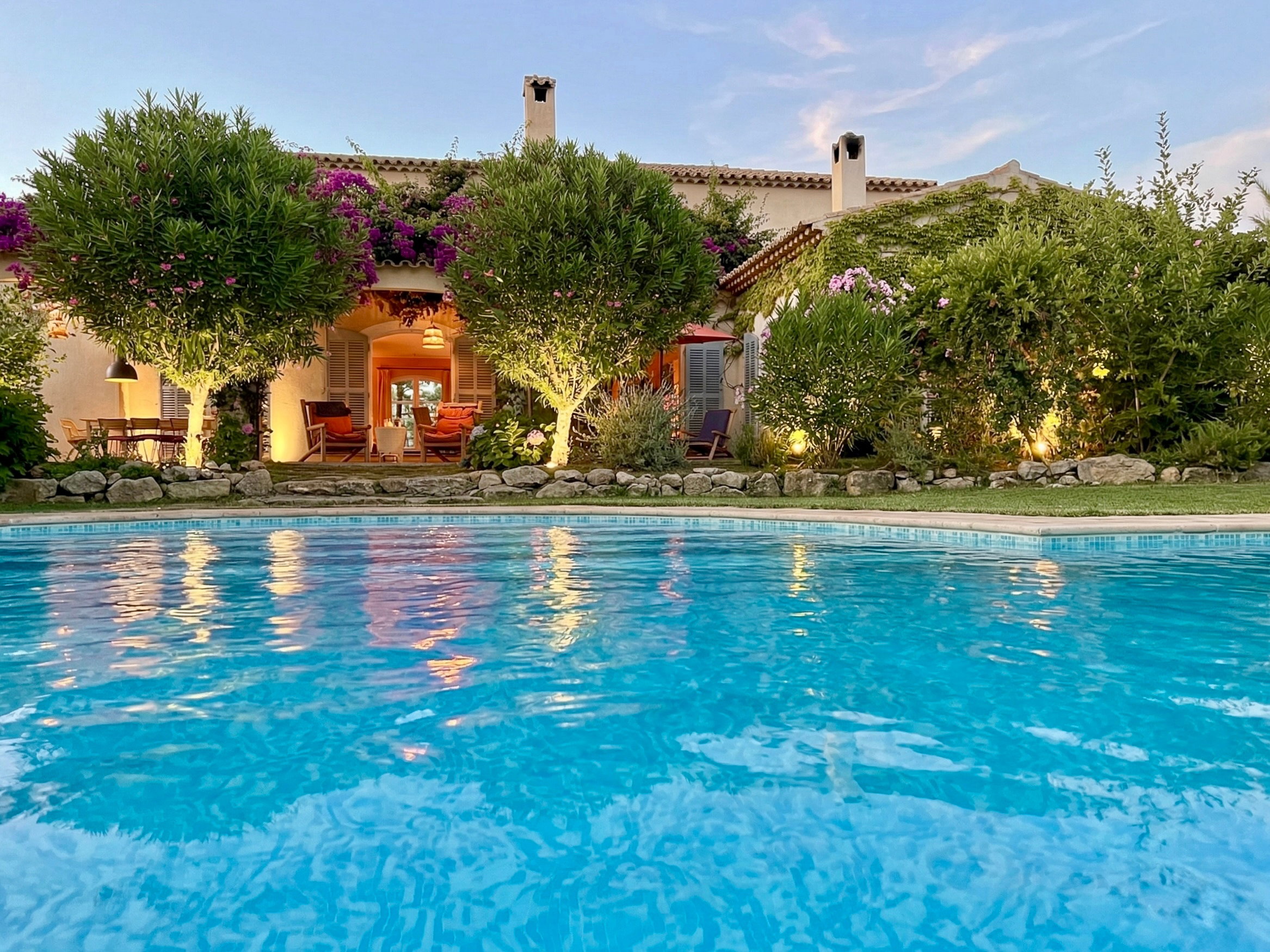 Casa-Happy Family House Valbonne with Infinity Pool