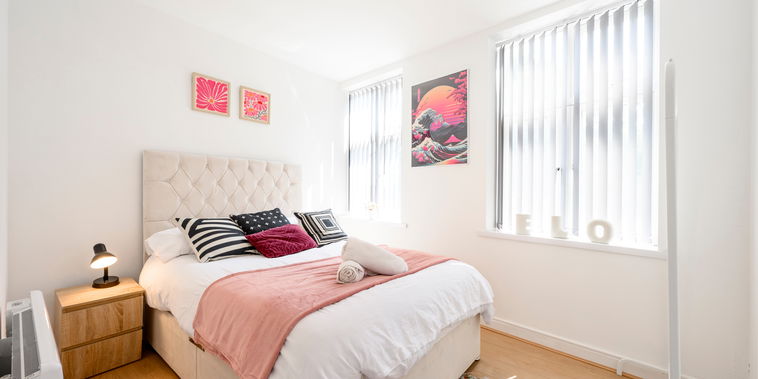 Quinton, Birmingham – Sleeps 7, High St 3min Walk, A-Roads, Free Parking