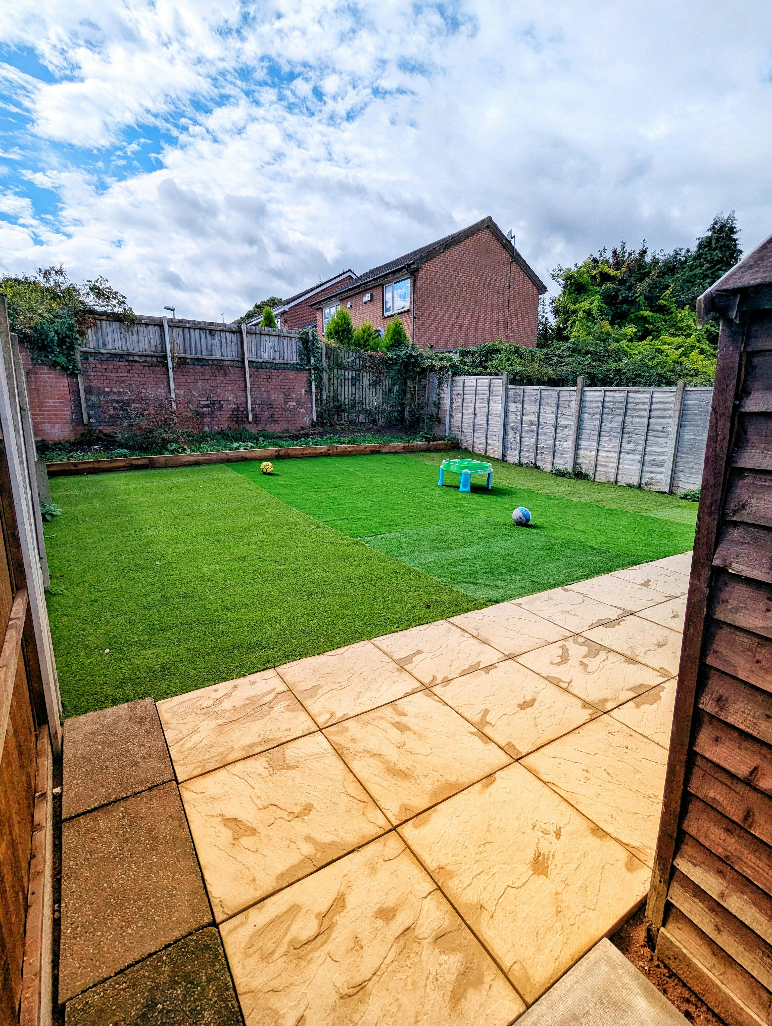 Garden Lodge | Sleeps 4 | Free Parking | No CAZ | Near Hospital