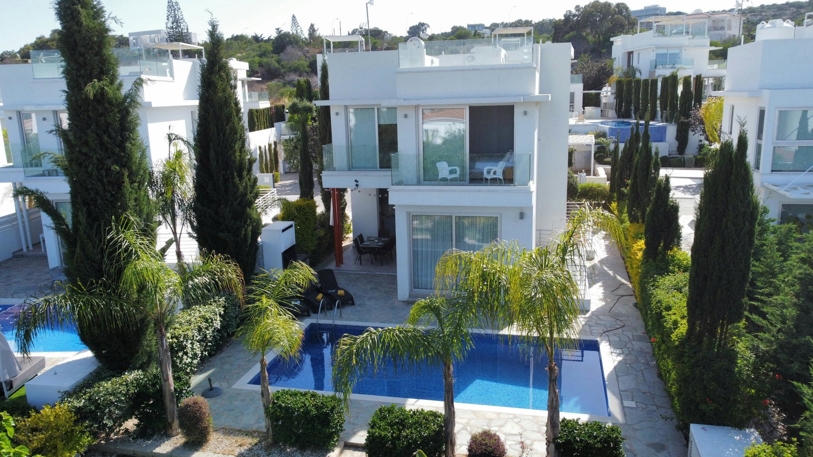 Exterior View Garden and Pool