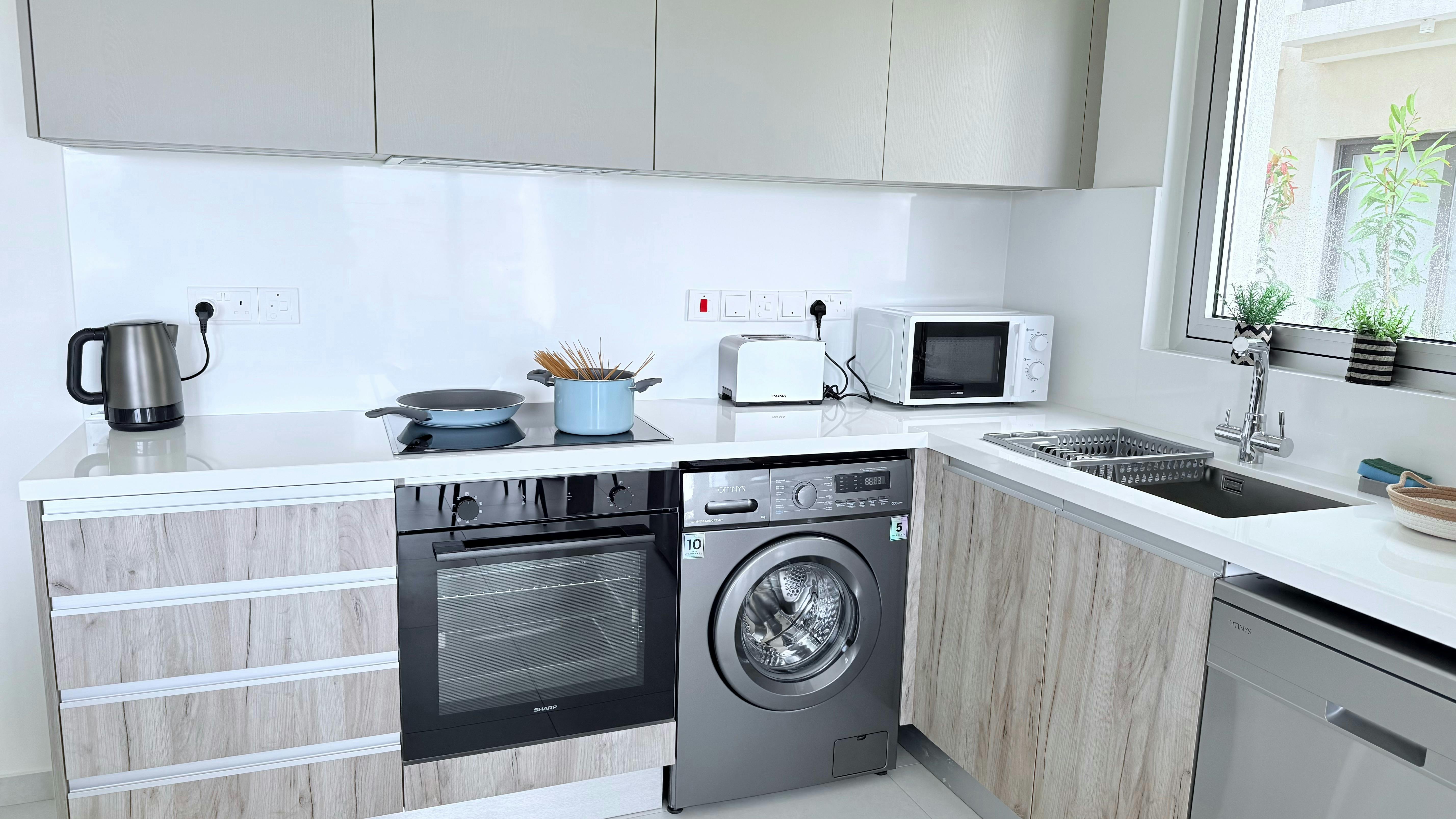 fully equipped kitchen