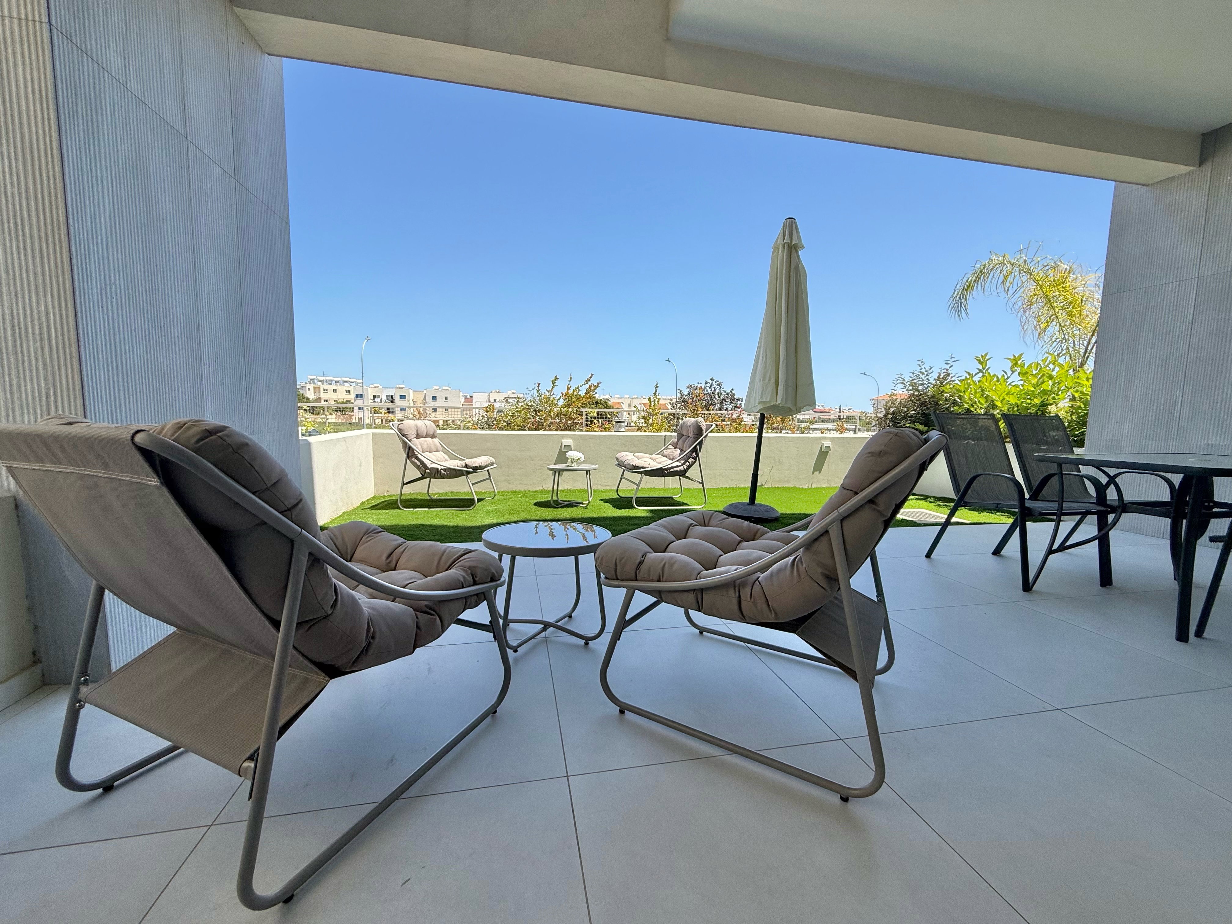 Spacios lounge and dining Terrace