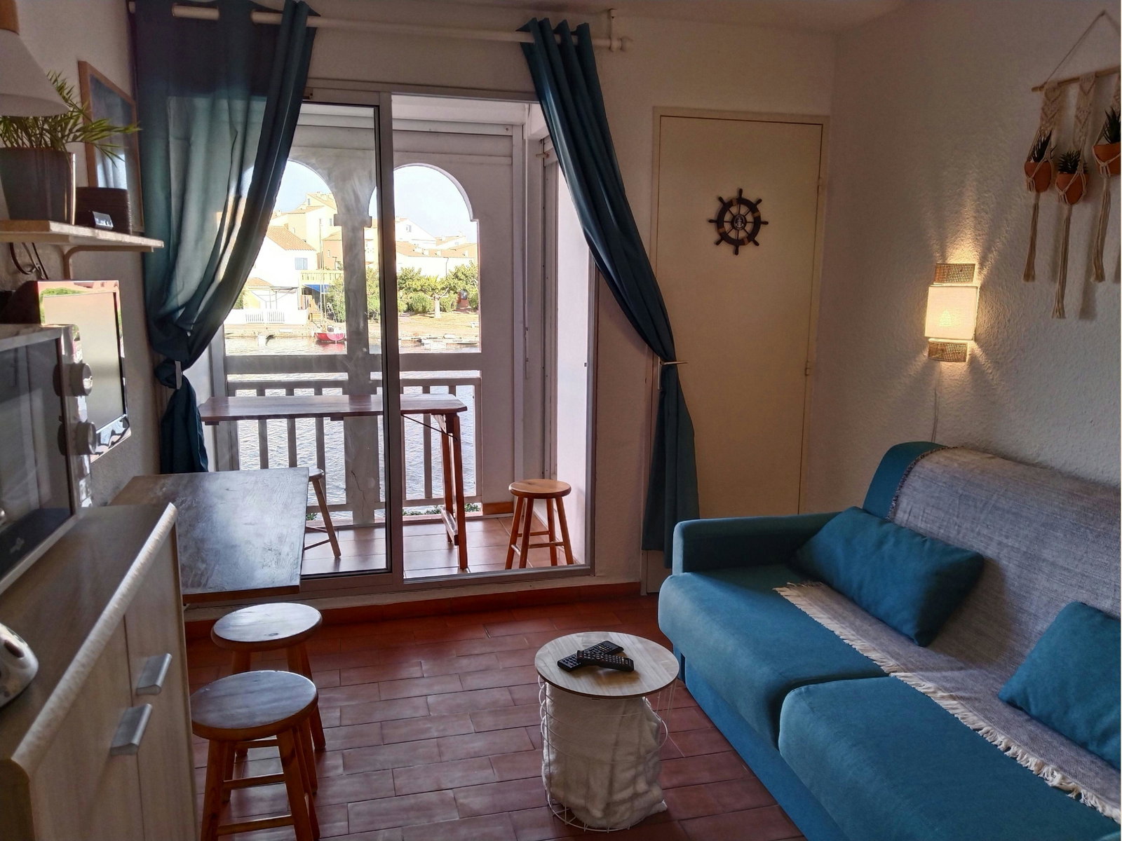 Cocon Marine-Pool-Lake View-Balcony-Quiet