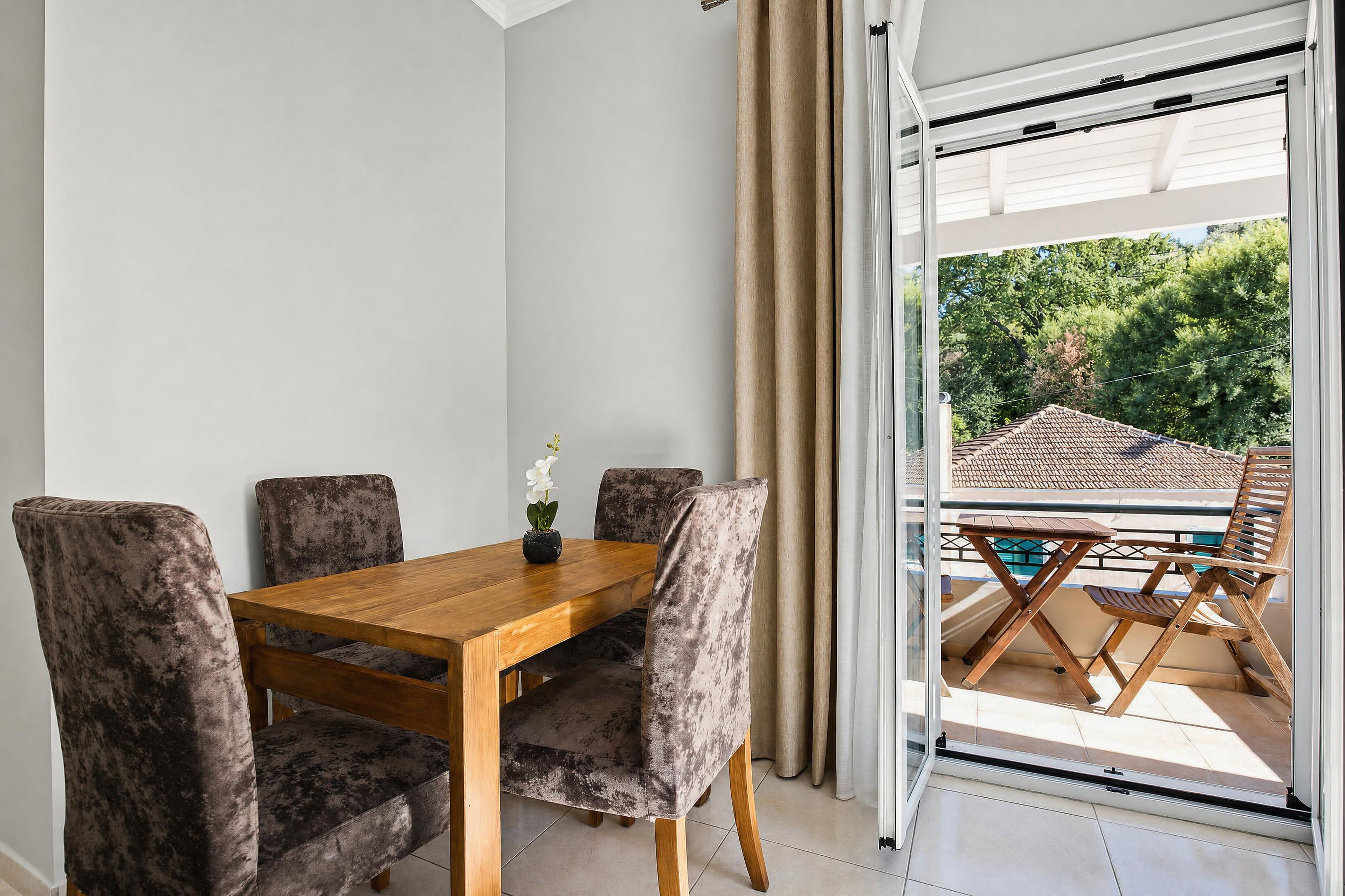 La Perla #1 | 1BR Apartment with Balcony