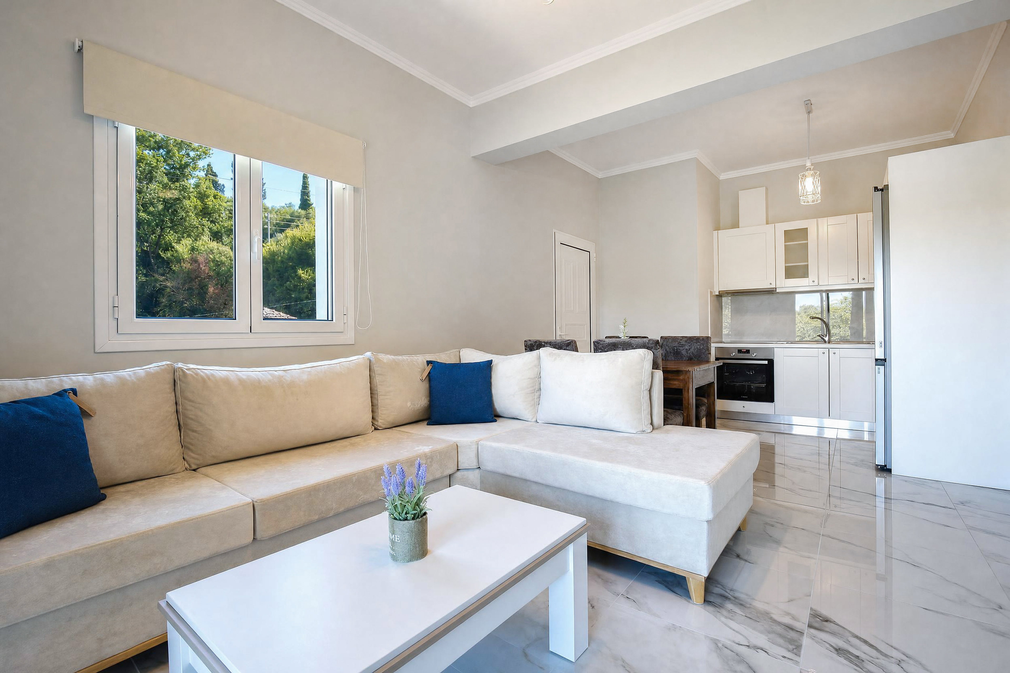La Perla #2 | 2BR Apartment with Balcony