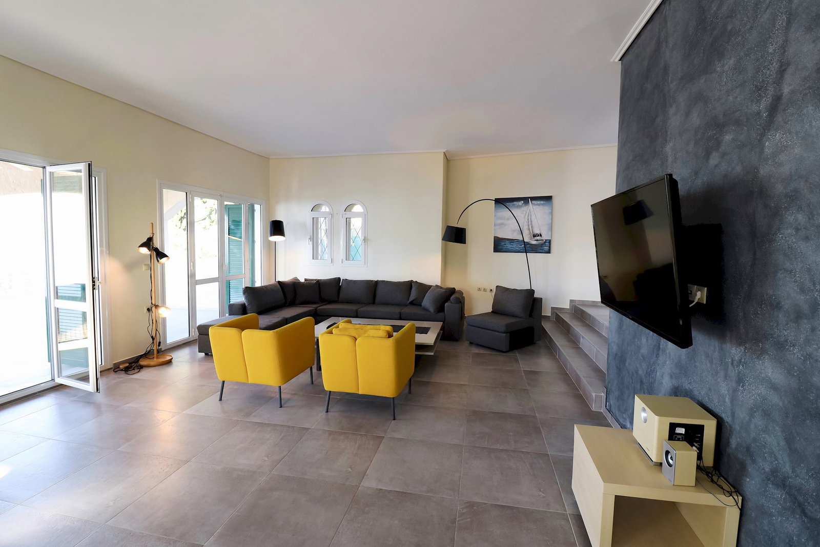 Open space living room for your gatherings!
