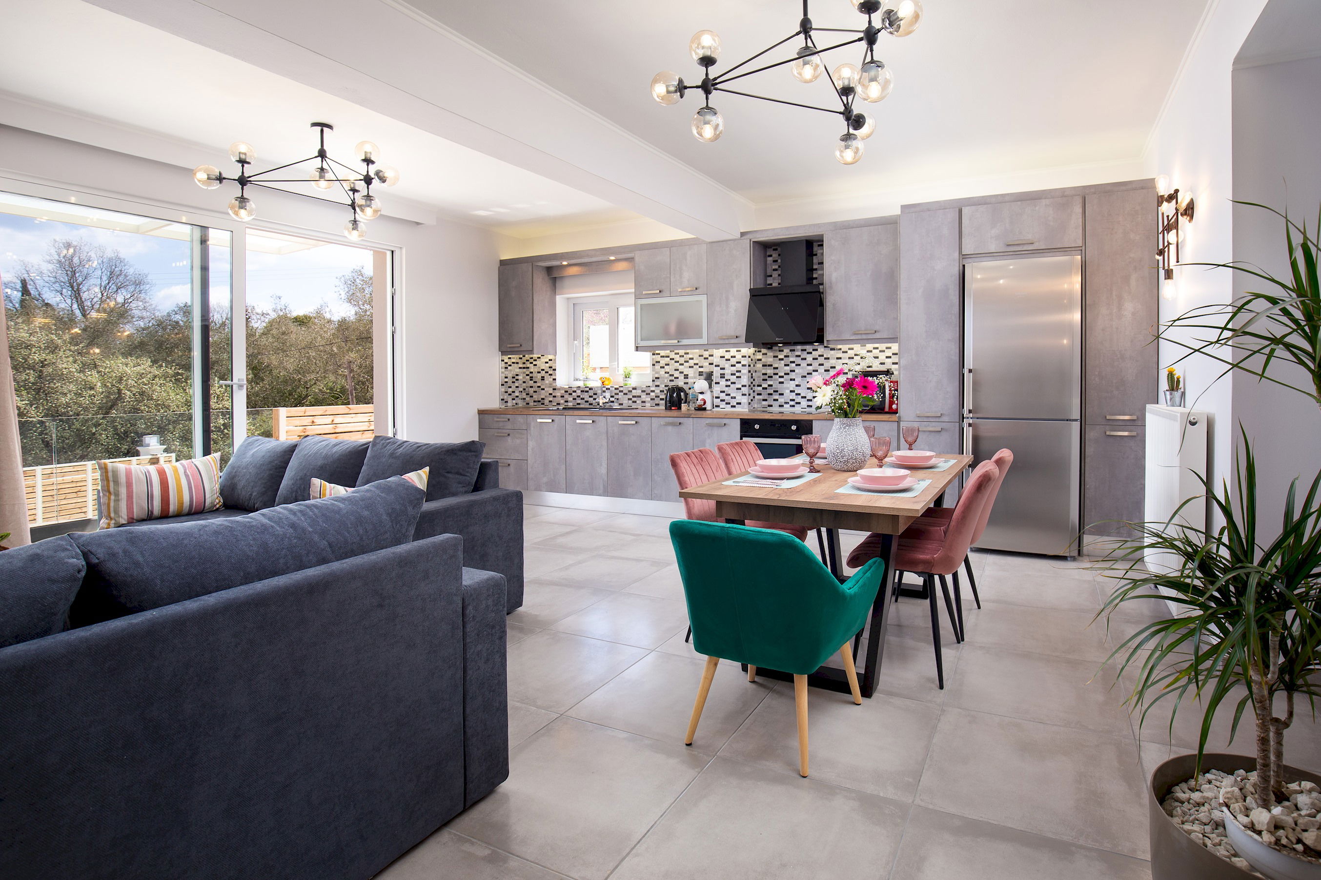 Relaxing atmosphere in the main living area!