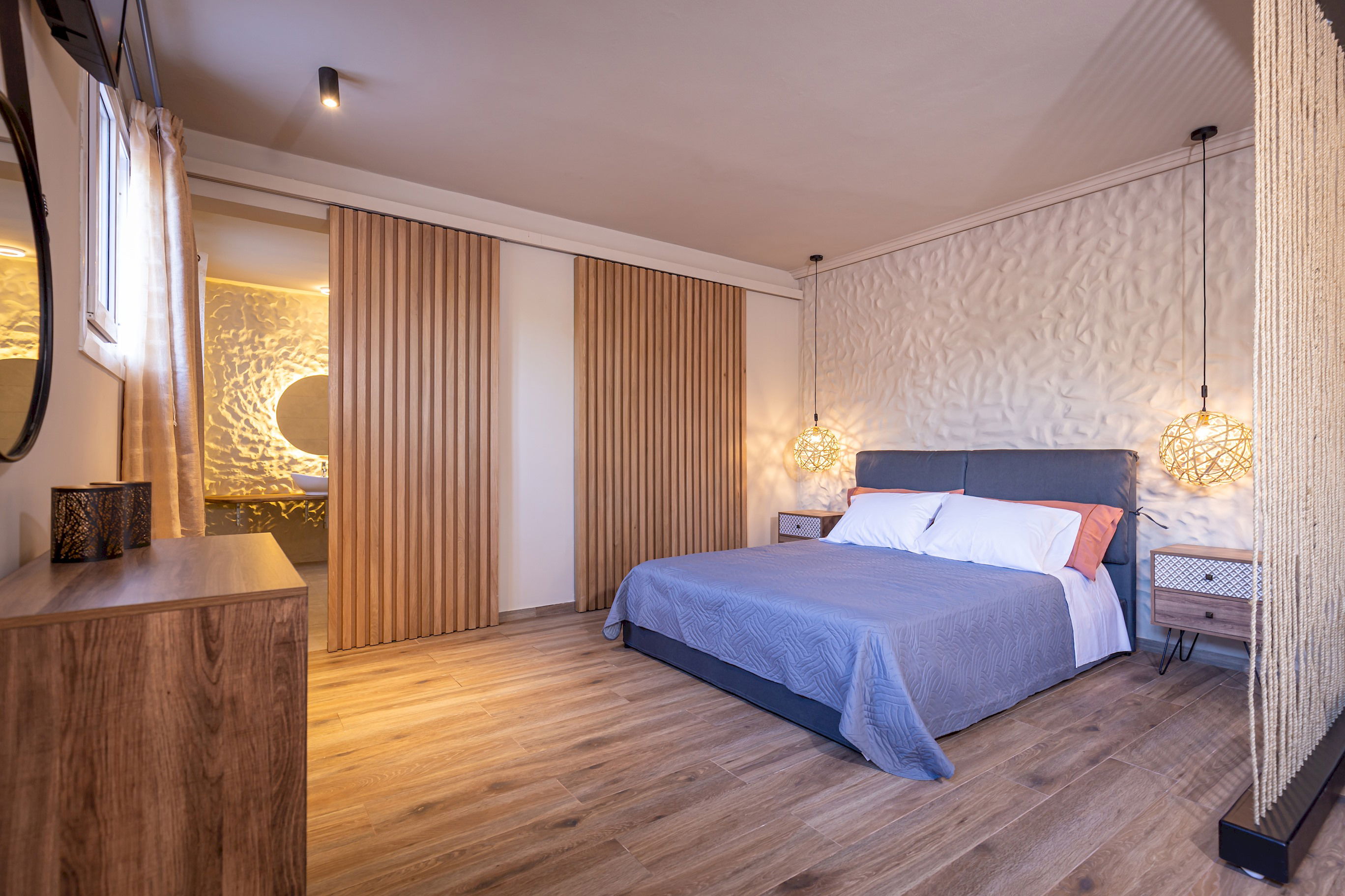 Sandy Suite-Jacuzzi-FREE Airport Transfer-Cleaning