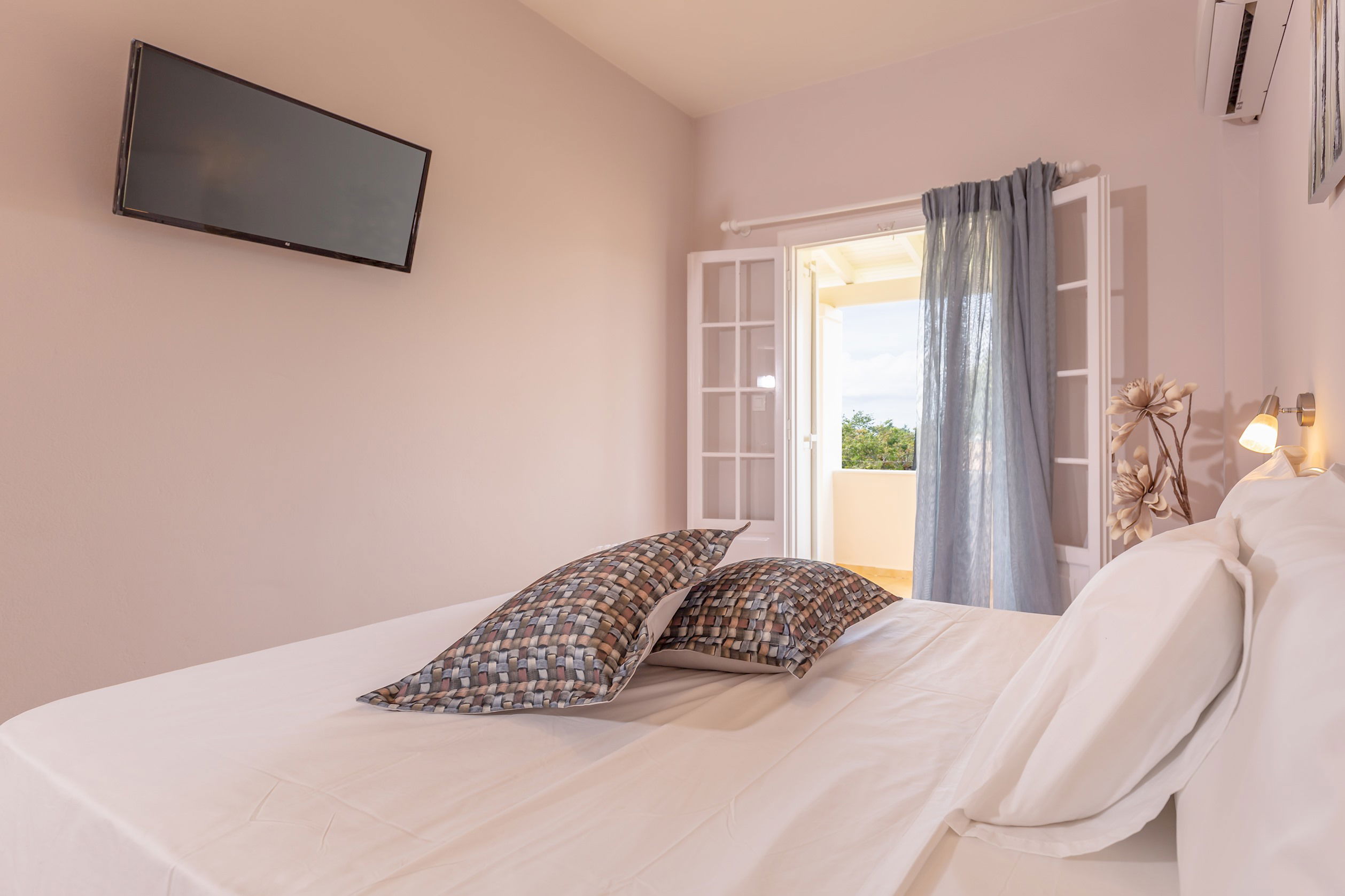 Relax Studios Corfu ★ IREMIA - 1st floor apartment