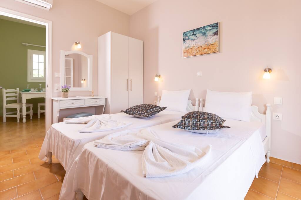 Relax Studios Corfu ★ AVRA ground floor studio