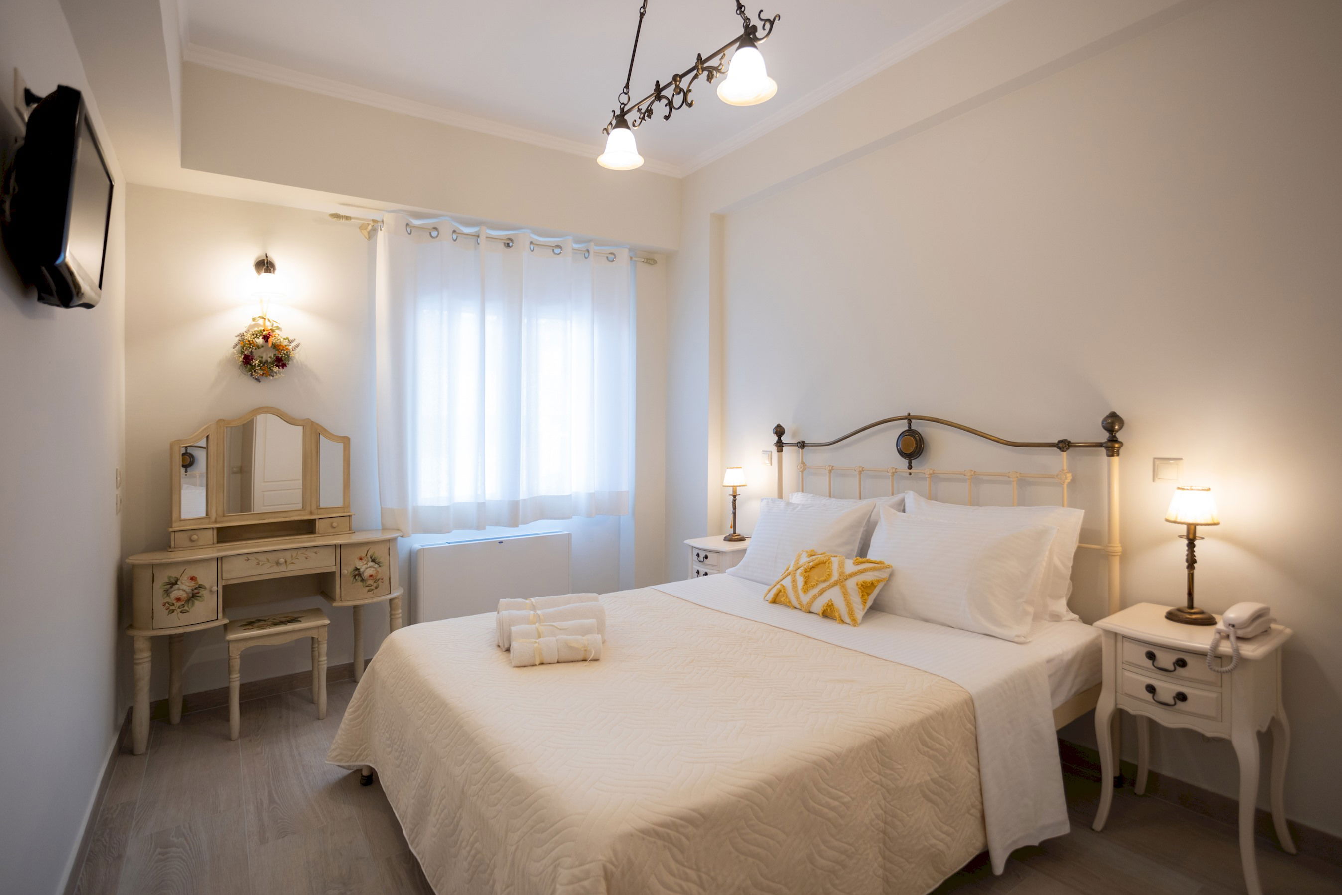 Maria & Philip's Garitsa Hideaway