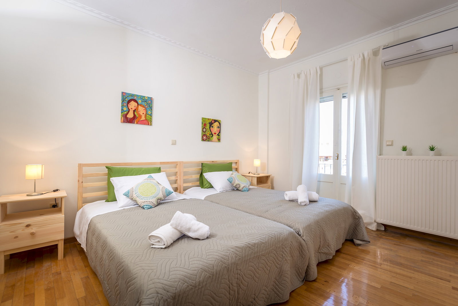 Two small double beds offer plenty of sleeping space !