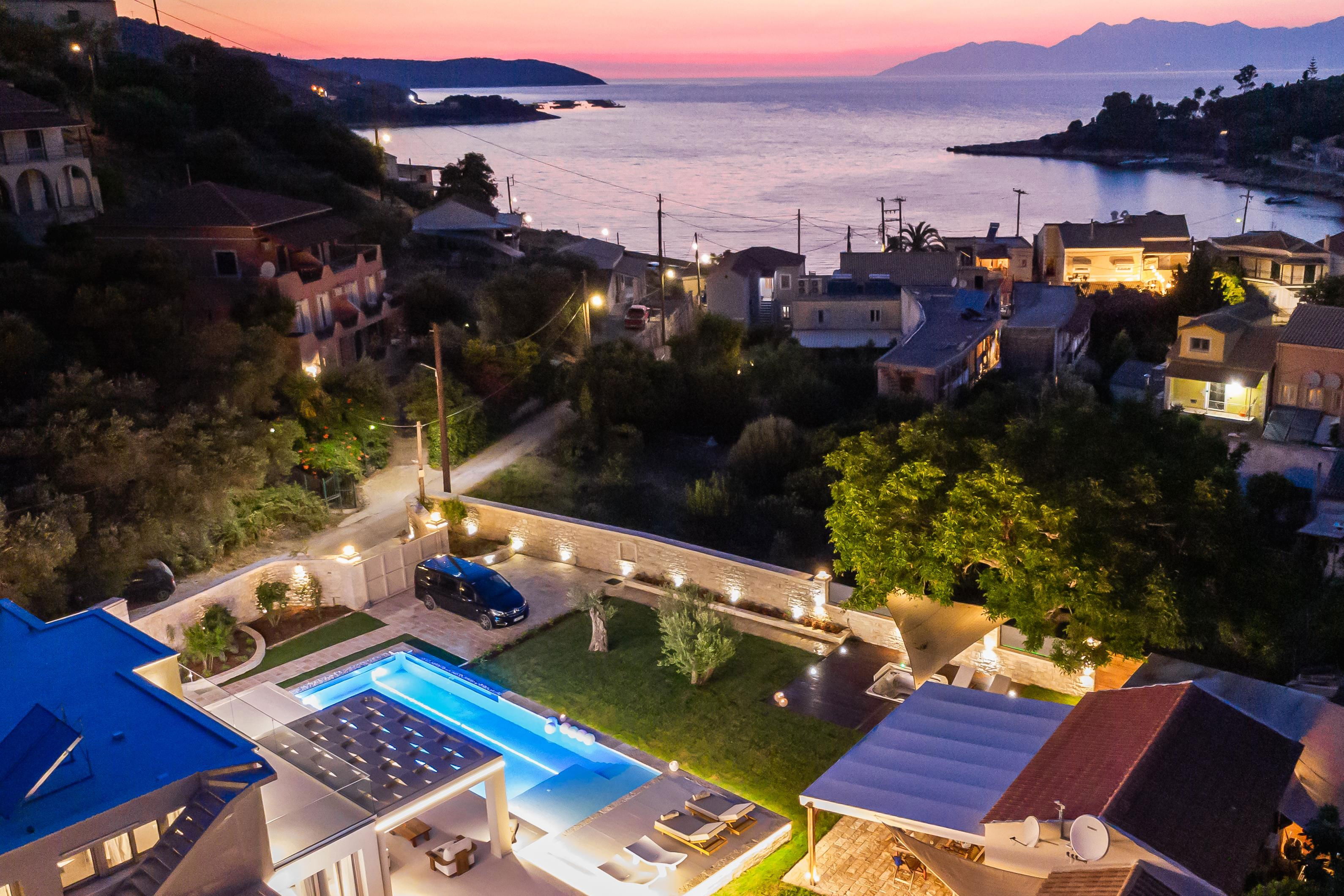 Villa Stafida - Heated Pool, Jacuzzi, Gym, BBq & Smart Luxury in Kassiopi