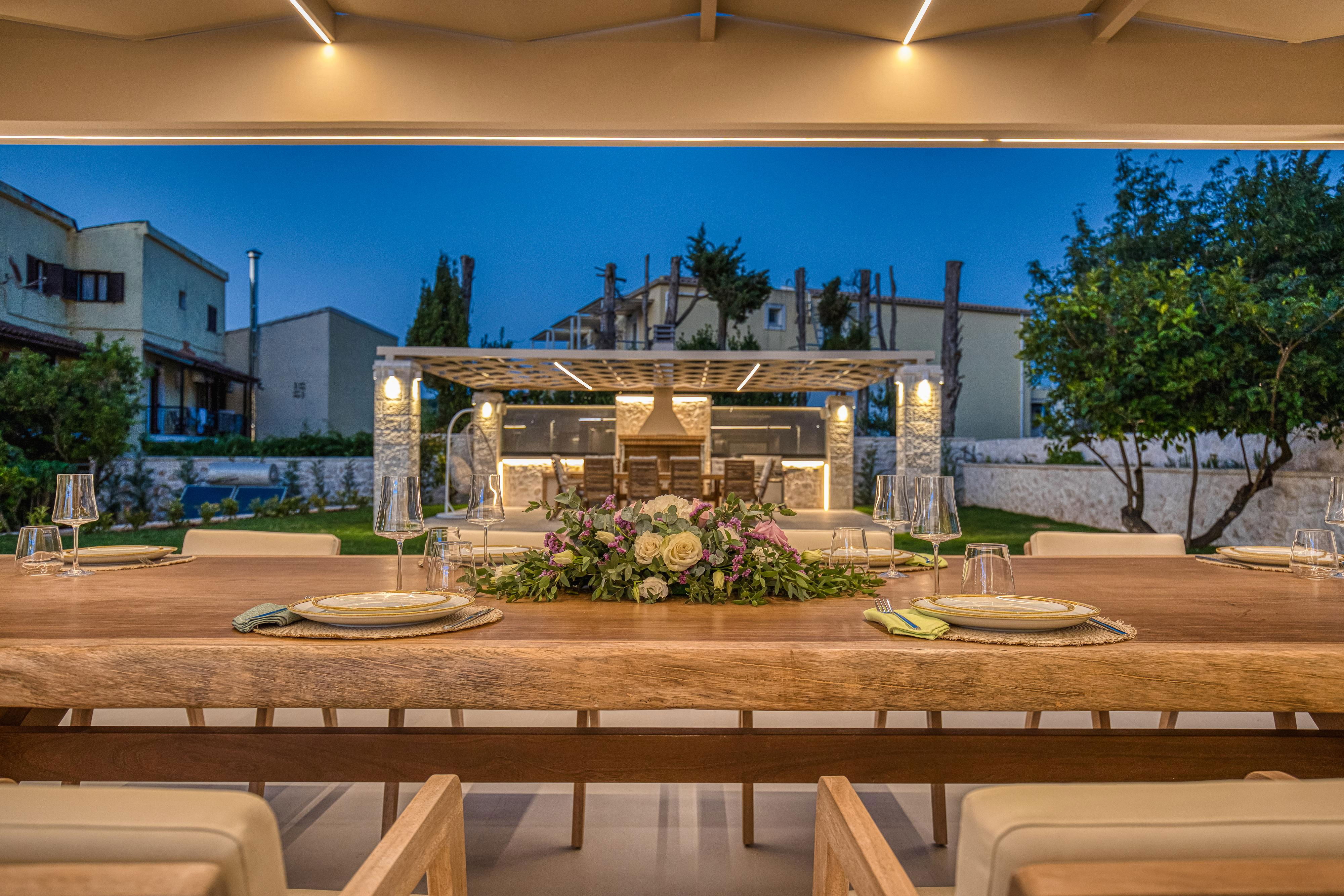 Villa Stafida - Heated Pool, Jacuzzi, Gym, BBq & Smart Luxury in Kassiopi