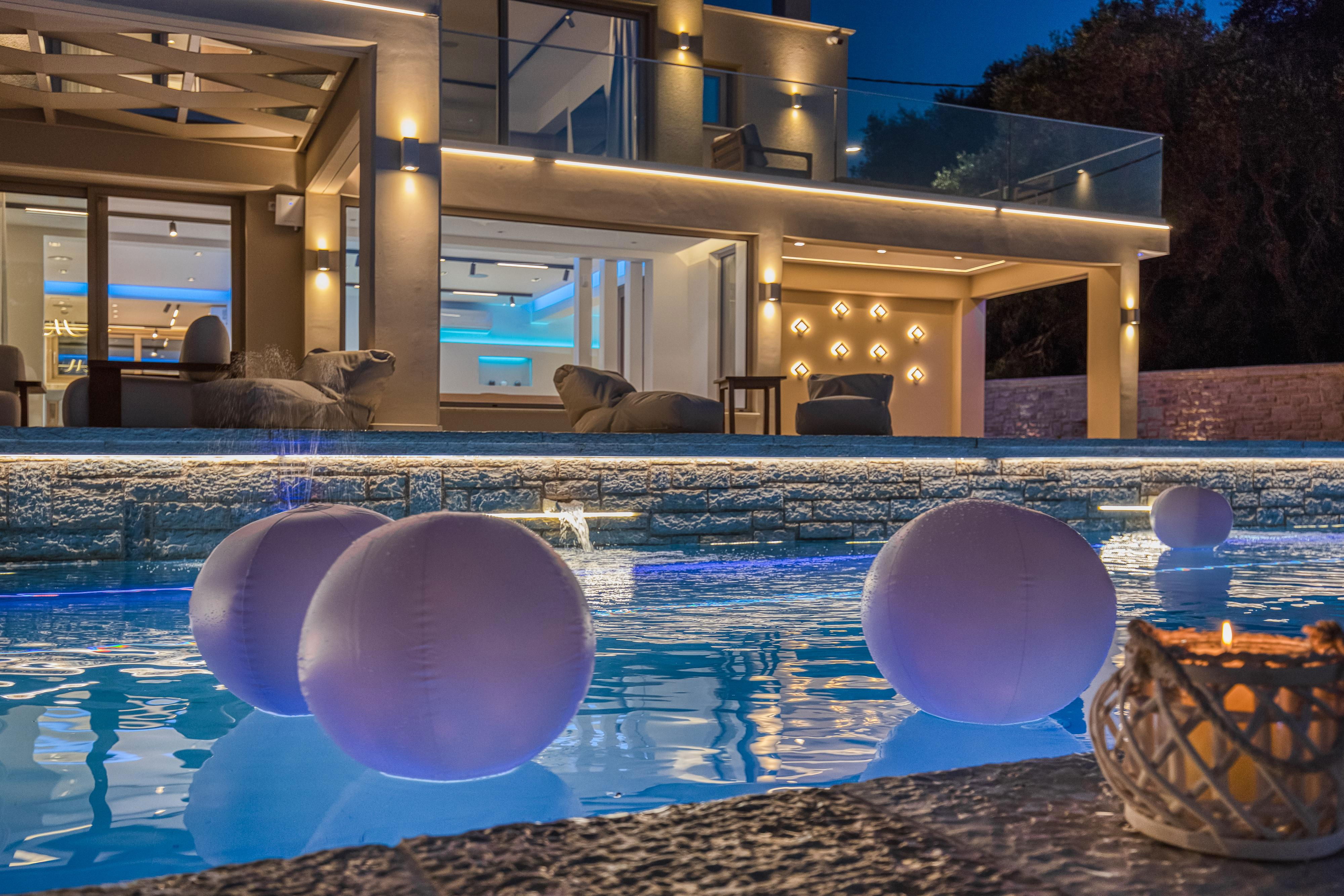 Villa Stafida - Heated Pool, Jacuzzi, Gym, BBq & Smart Luxury in Kassiopi