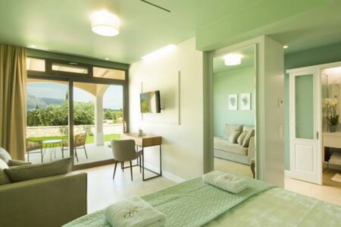 Villa Onore - Luxurious pool jacuzzi