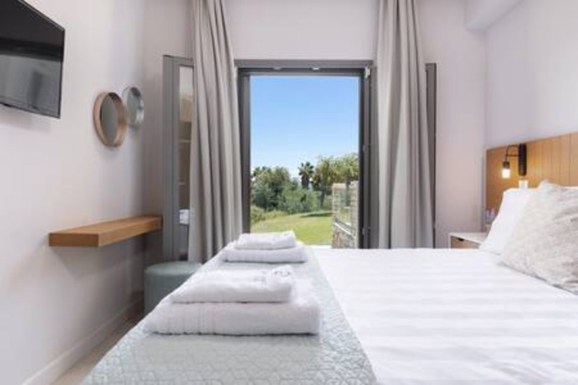 Onore Sunset Suite & pool | Dasia