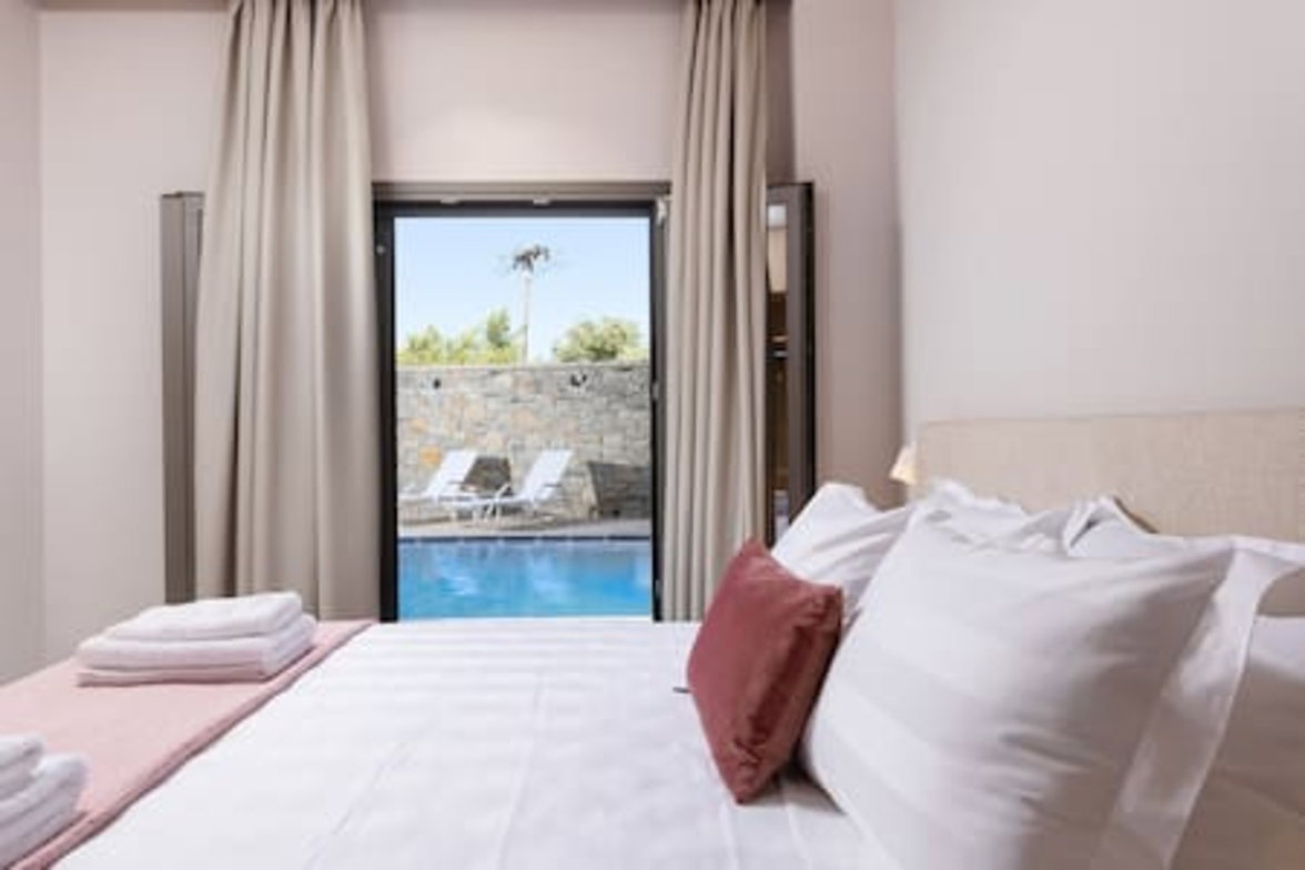 Onore Lake Suite & pool | Dasia