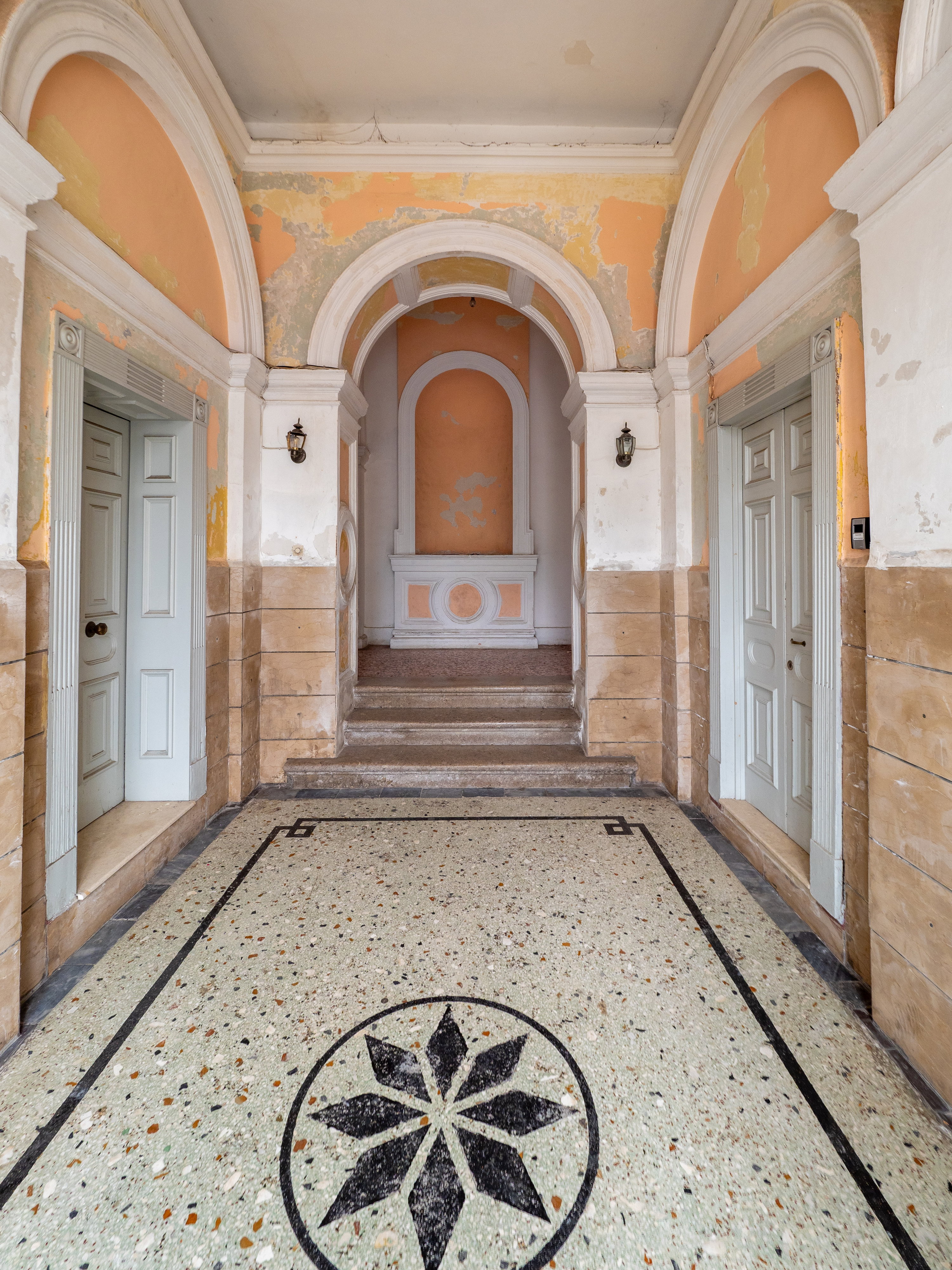 Acropole Seaview Apt – Old Port Views