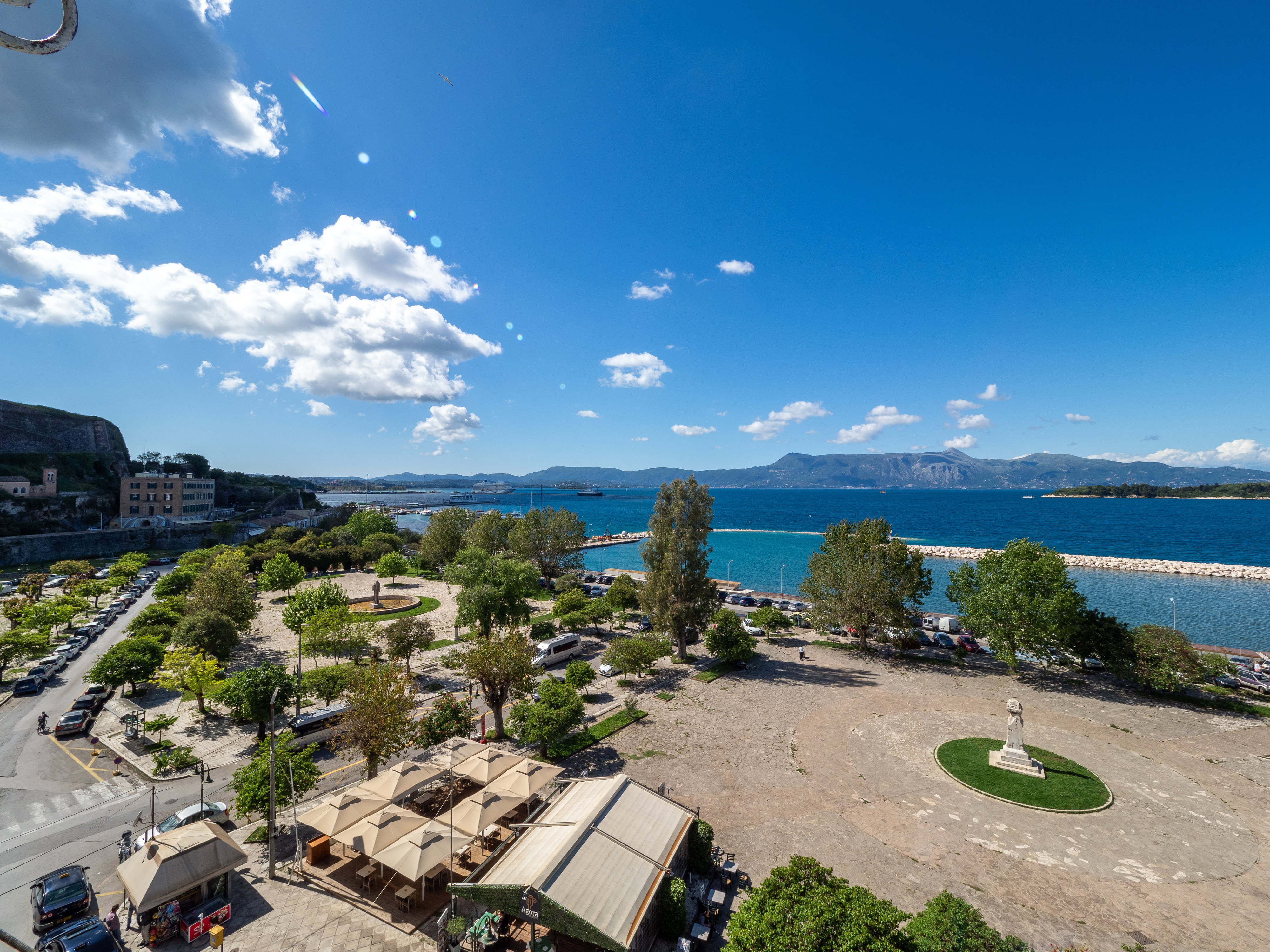 Acropole Seaview Apt – Old Port Views