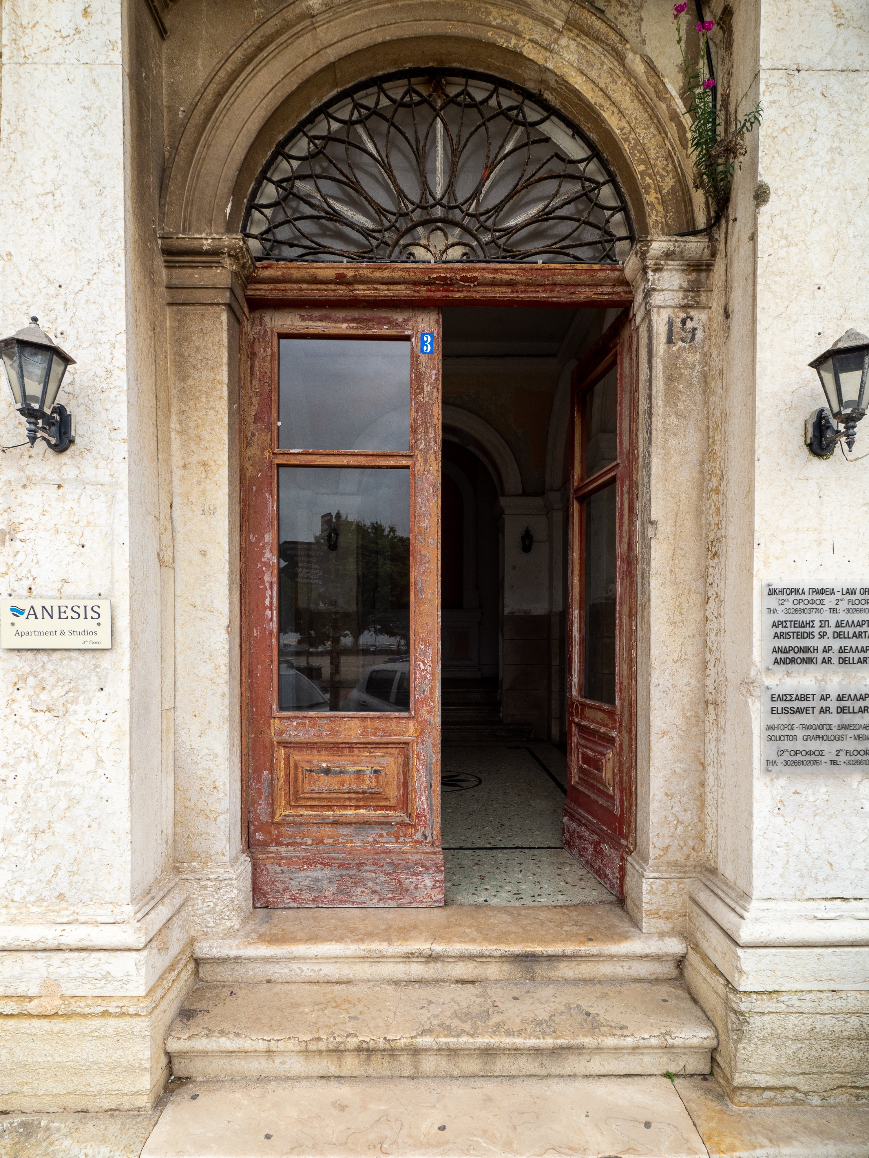 Acropole Seaview Apt – Old Port Views