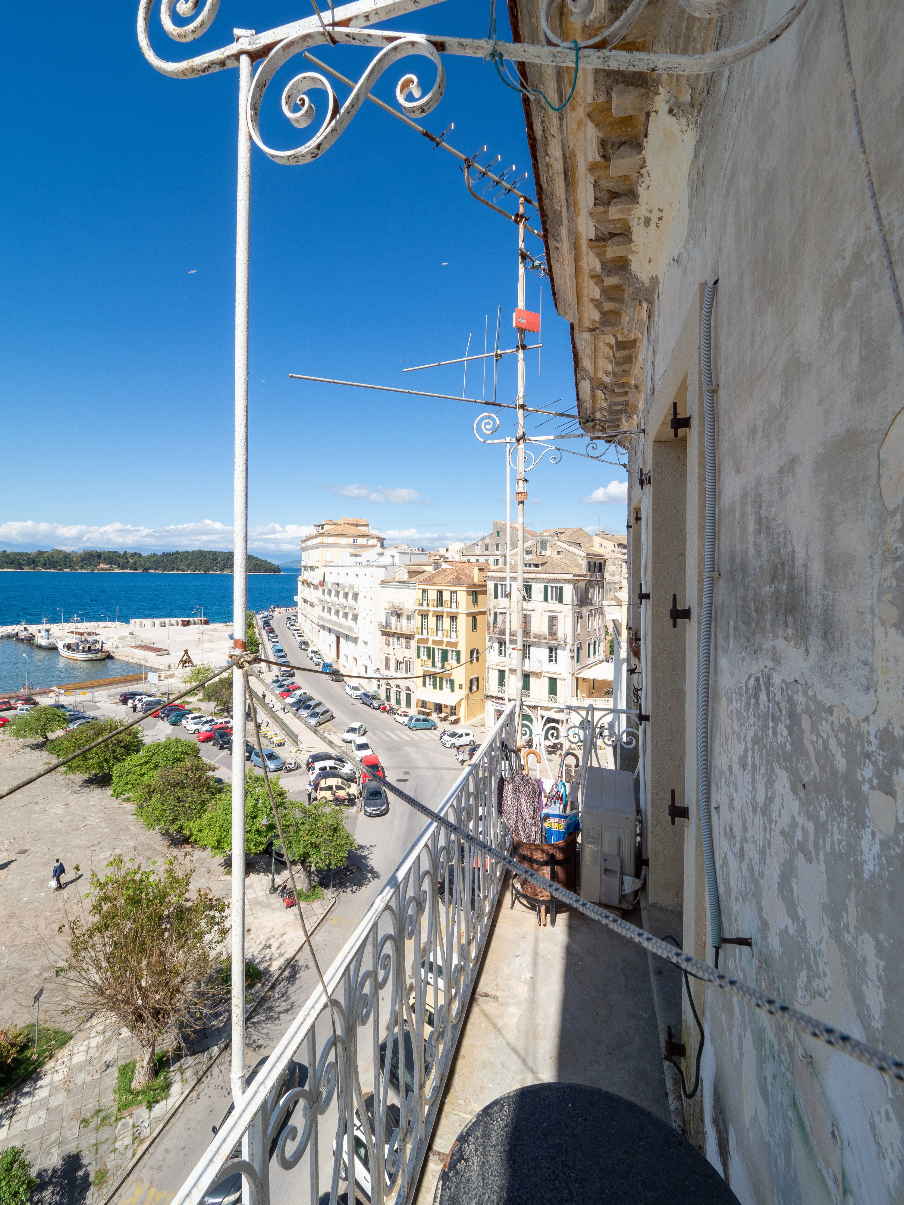 Acropole Seaview Apt – Old Port Views