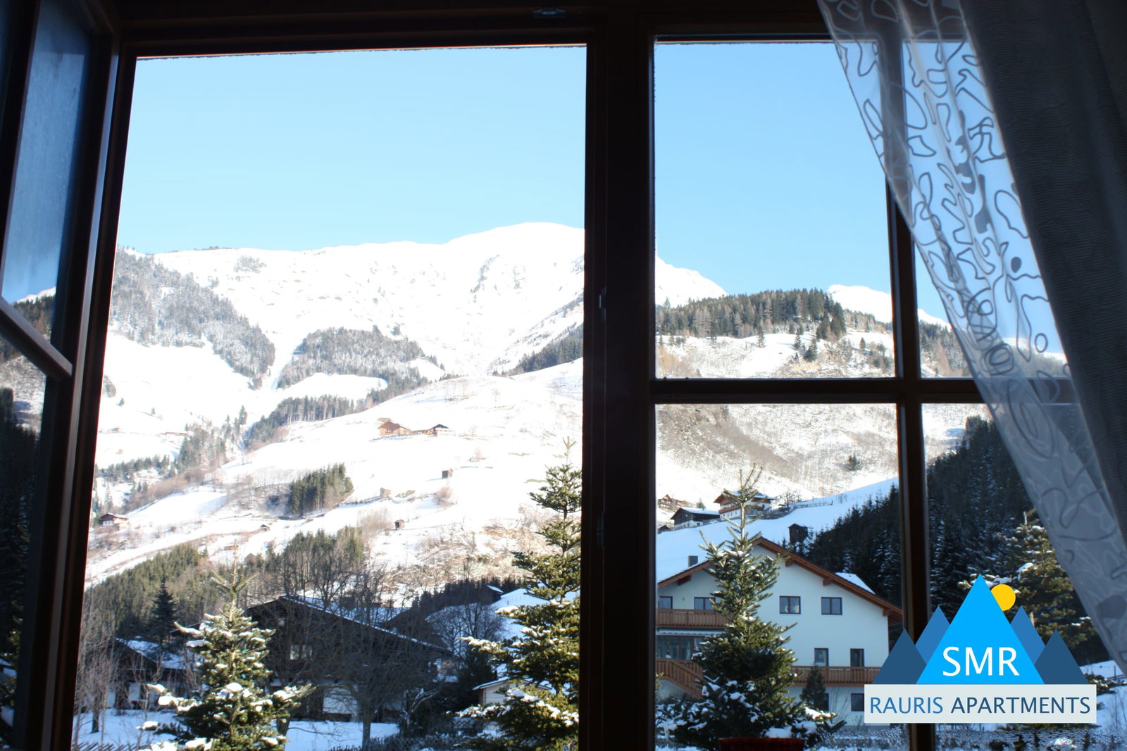 Kerstin 4 - 3 bed 1st Flr apartment with balcony close to Spa and Gondola