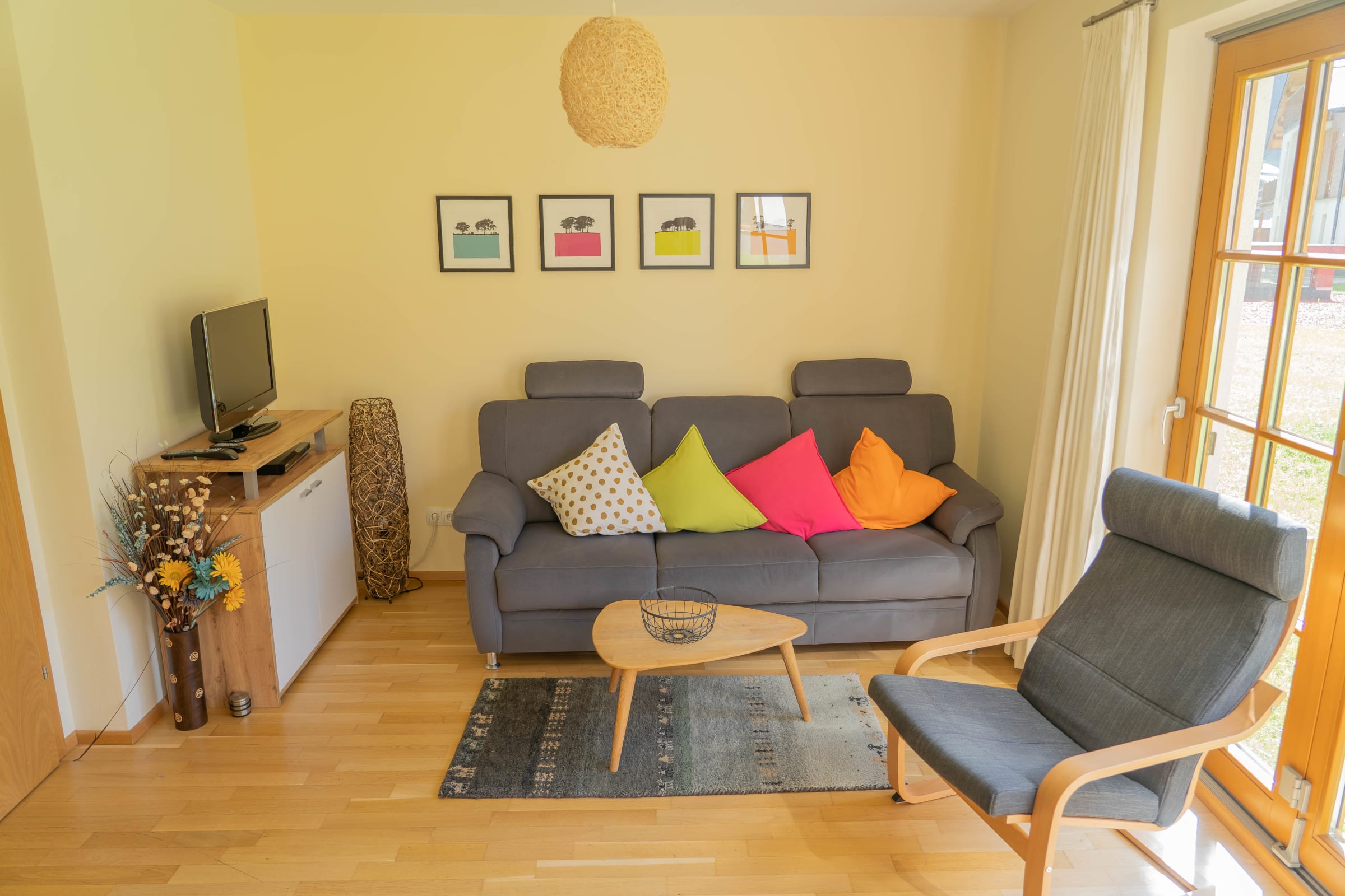 Christina 1 - Comfortable 2 bed Grd Flr apartment close to Gondola and Spa